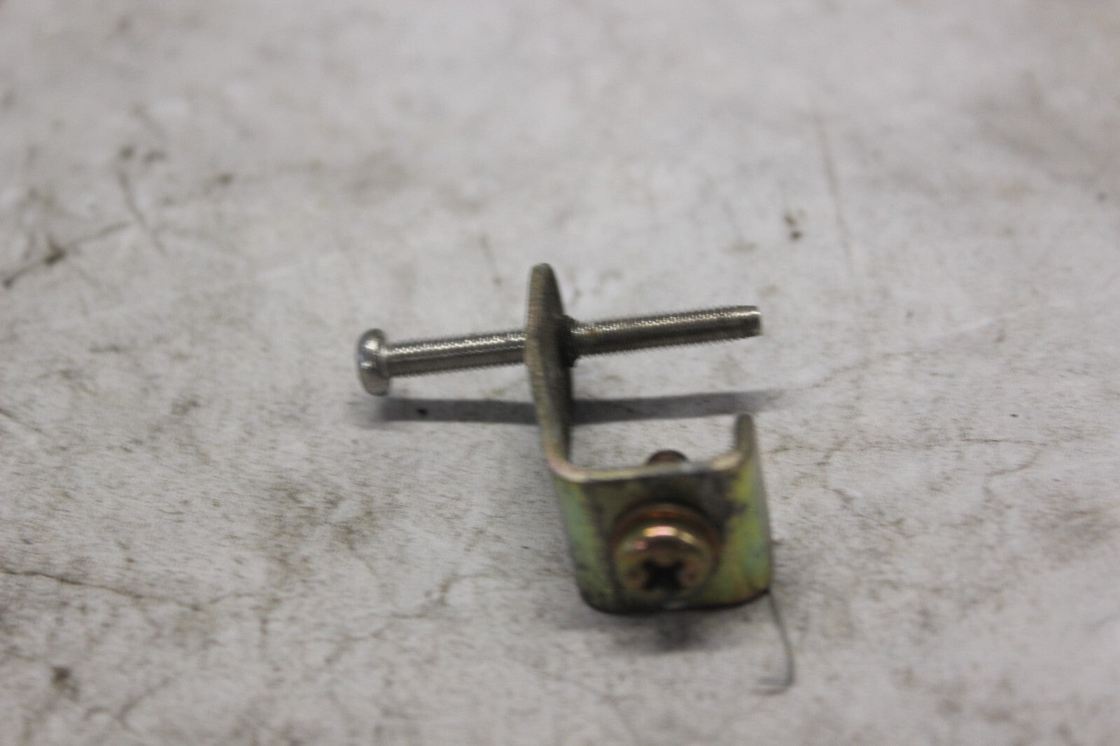 TURN SIGNAL BRACKET 81223-463-770 1982 HONDA GOLDWING GL1100A