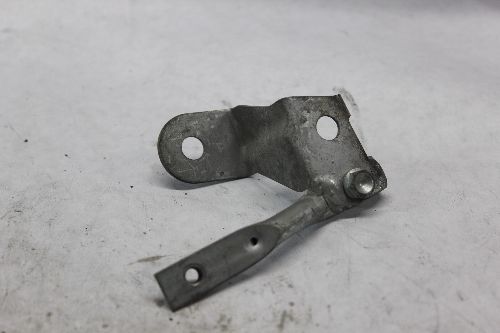 LEFT SIDE COVER STAY 50202-MAE-000 1998 HONDA CBR900RR