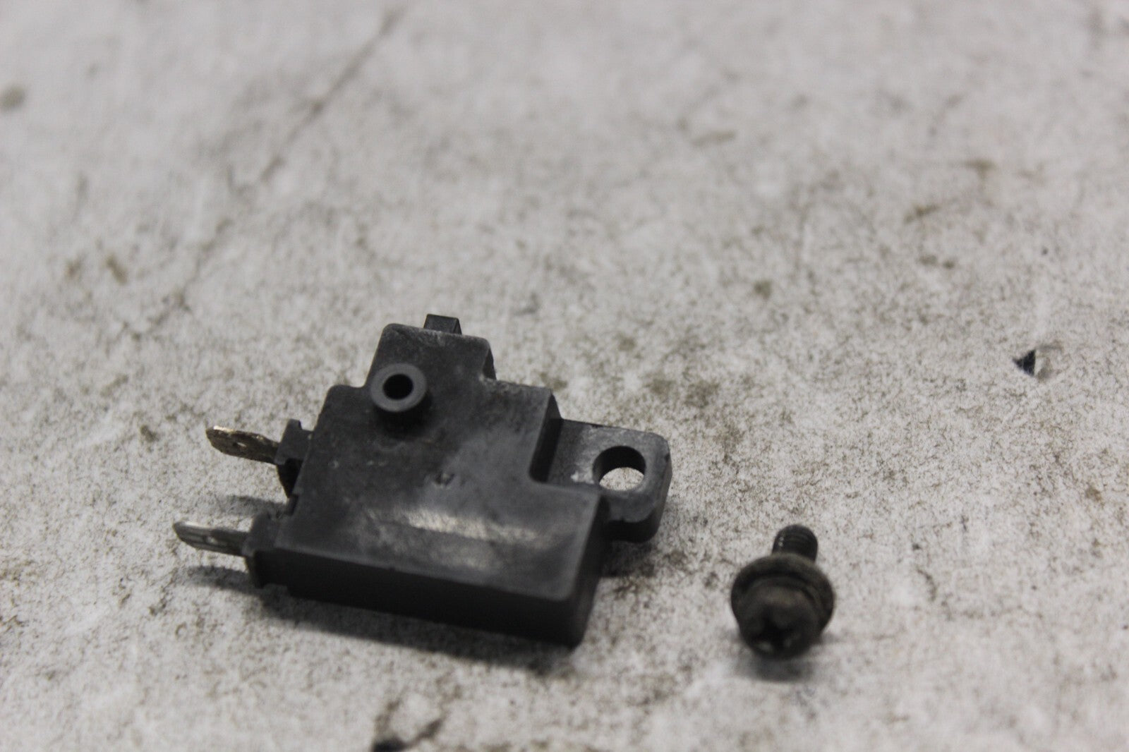 FRONT STOP SWITCH 35340-MM5-600 1998 HONDA CBR900RR