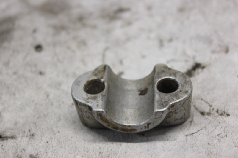 FRONT FORK AXLE HOLDER 95014-41000 1982 HONDA GL500I SILVERWING
