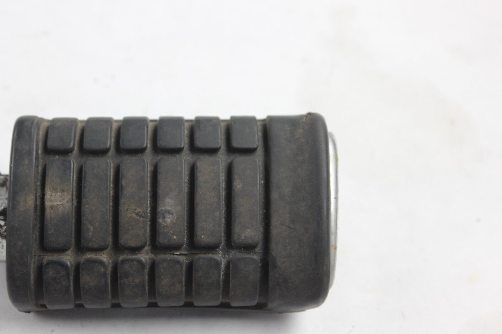FRONT FOOTPEG LEFT 50642-MB1-000 1983 HONDA VF750C MAGNA