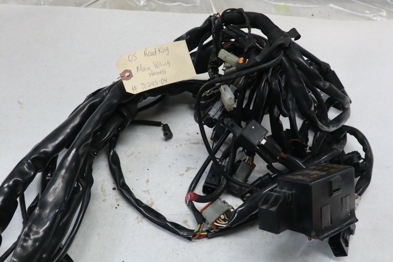 OEM Harley Davidson Main Wiring Harness 2005 Road King Blk/Red 70245-04