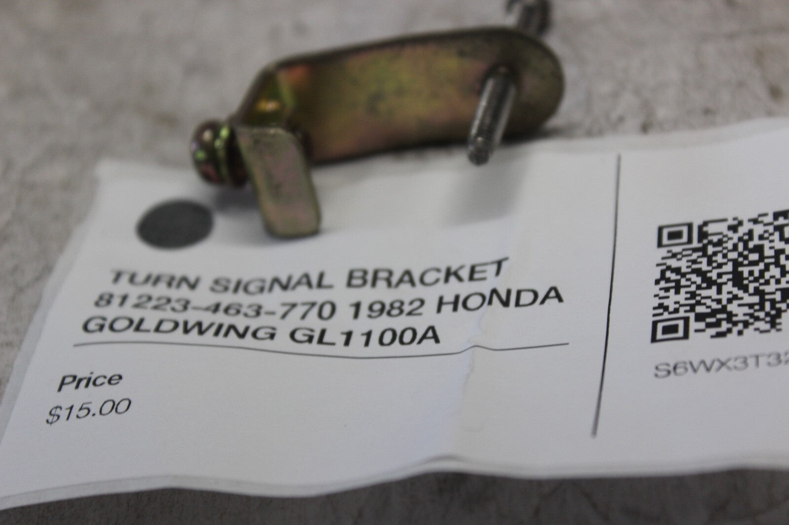 TURN SIGNAL BRACKET 81223-463-770 1982 HONDA GOLDWING GL1100A
