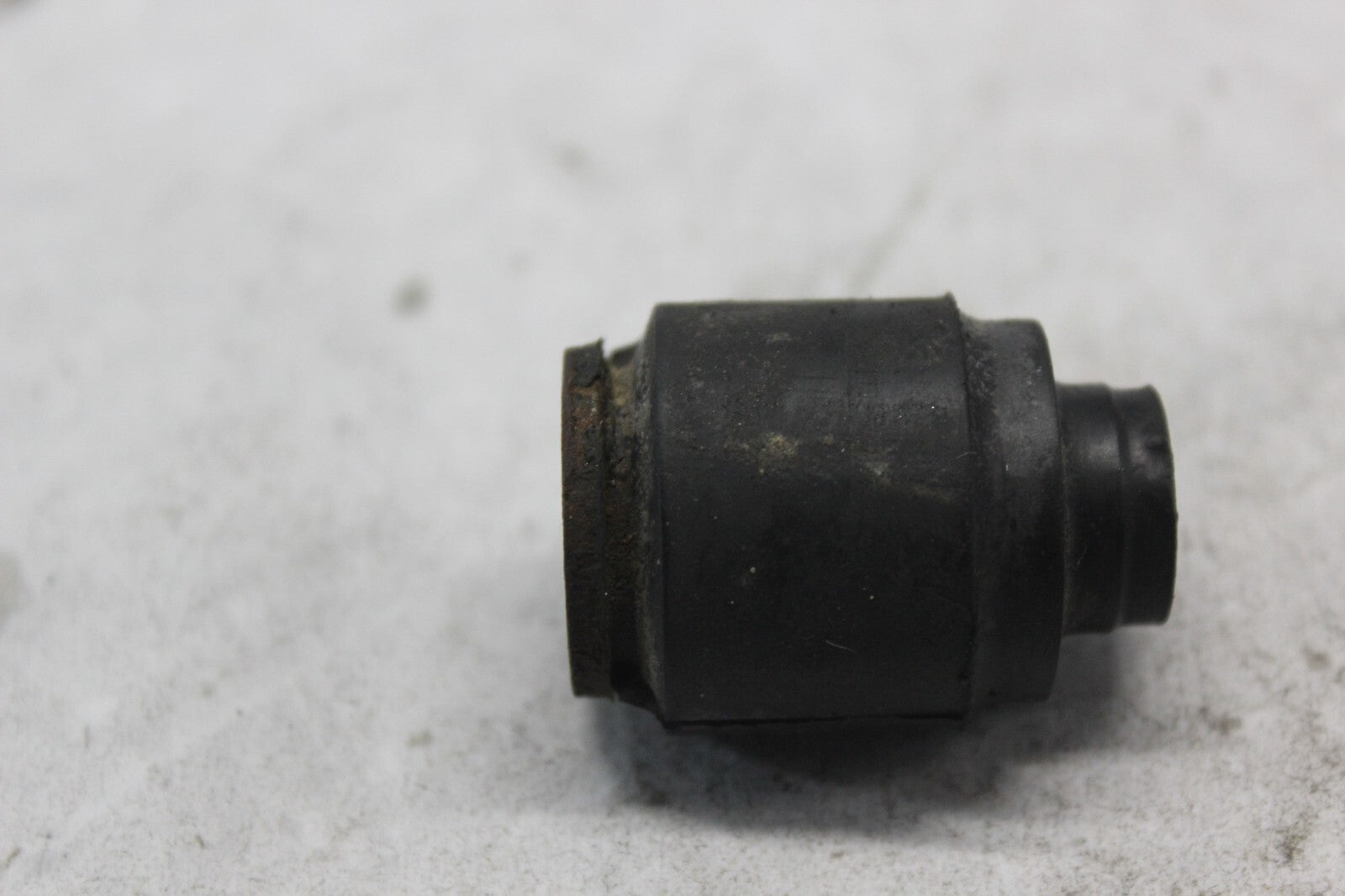 MOUNTING RUBBER E 50205-MAH-000 1998 HONDA CBR900RR