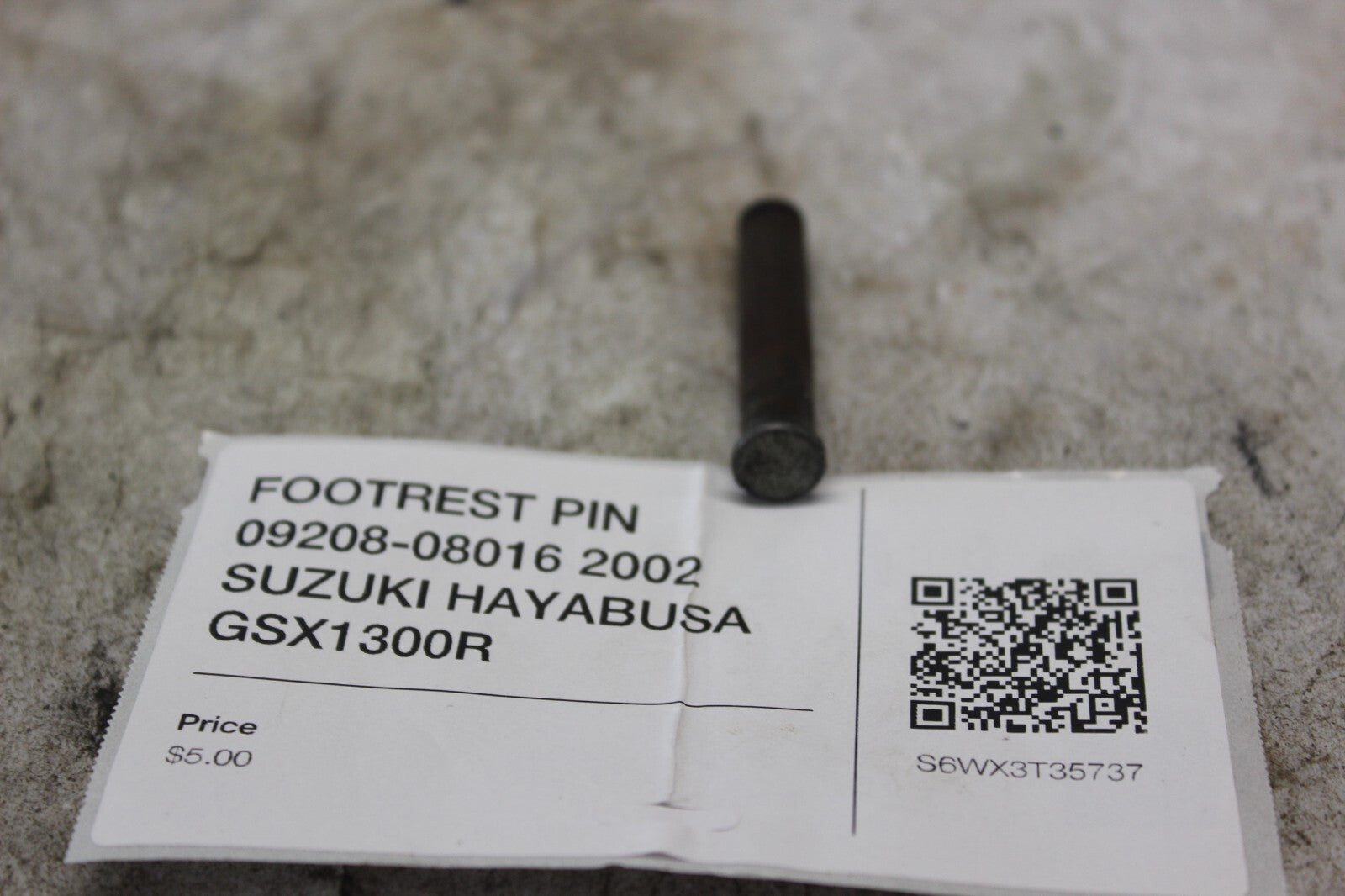 FOOTREST PIN 09208-08016 2002 SUZUKI HAYABUSA GSX1300R