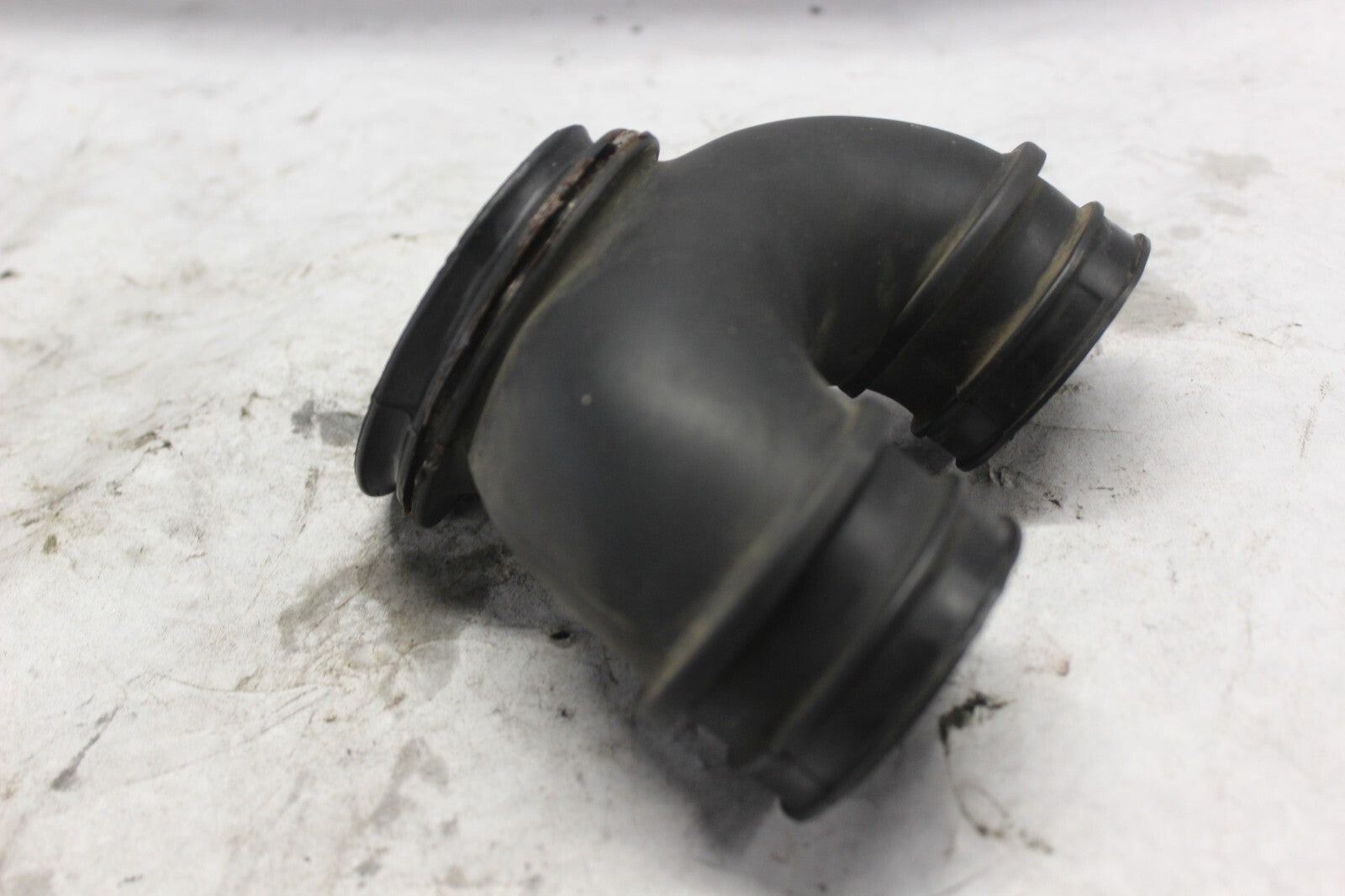 AIR CLEANER CONNECTING TUBE 17254-MA1-300 1982 HONDA GL500I SILVERWING