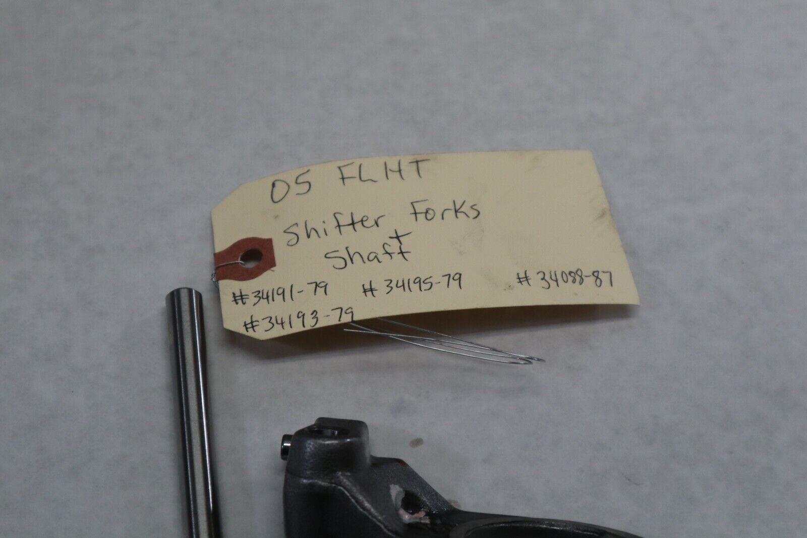 OEM Harley Davidson Trans Shifter Shaft Forks 2005 Road King Blk/Red 34191-79