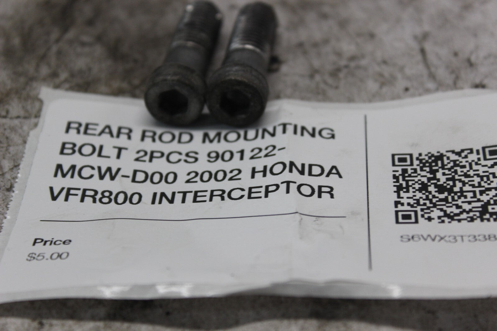 REAR ROD MOUNTING BOLT 2PCS 90122-MCW-D00 2002 HONDA VFR800 INTERCEPTOR