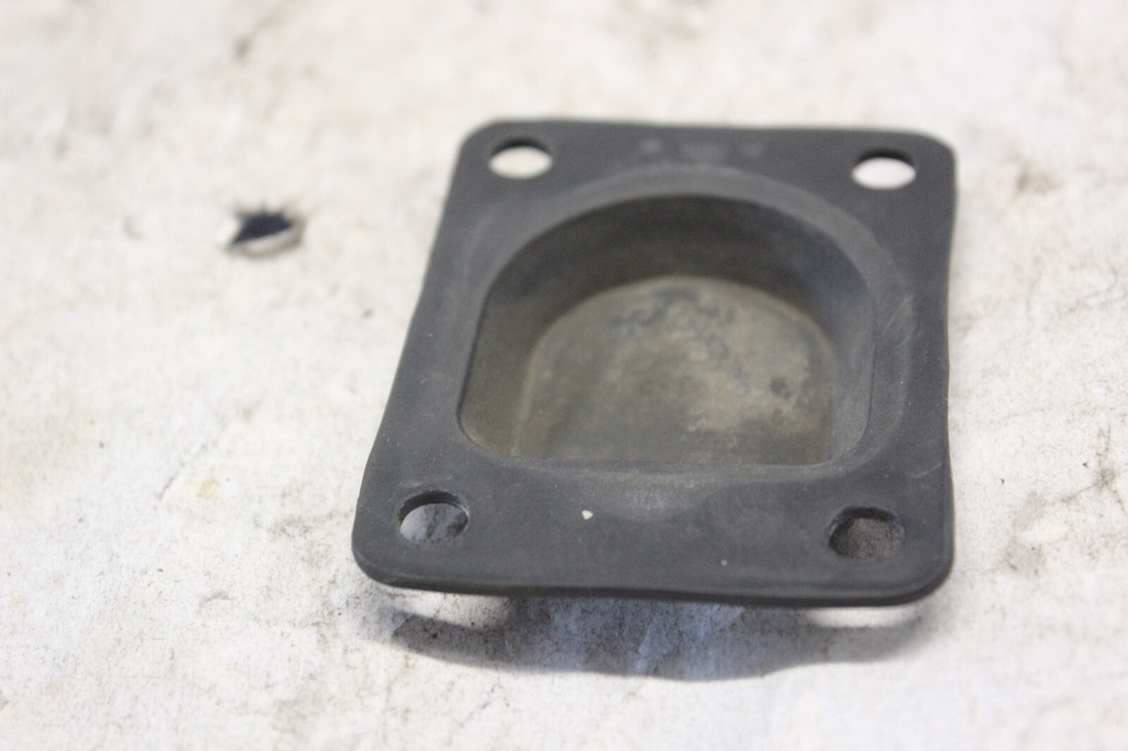 SADDLEBAG LOCK RUBBER 81217-463-770 1982 HONDA GOLDWING GL1100A