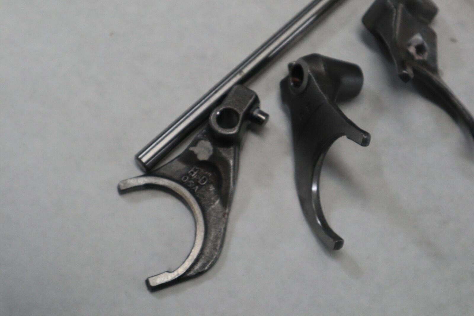 OEM Harley Davidson Trans Shifter Shaft Forks 2005 Road King Blk/Red 34191-79