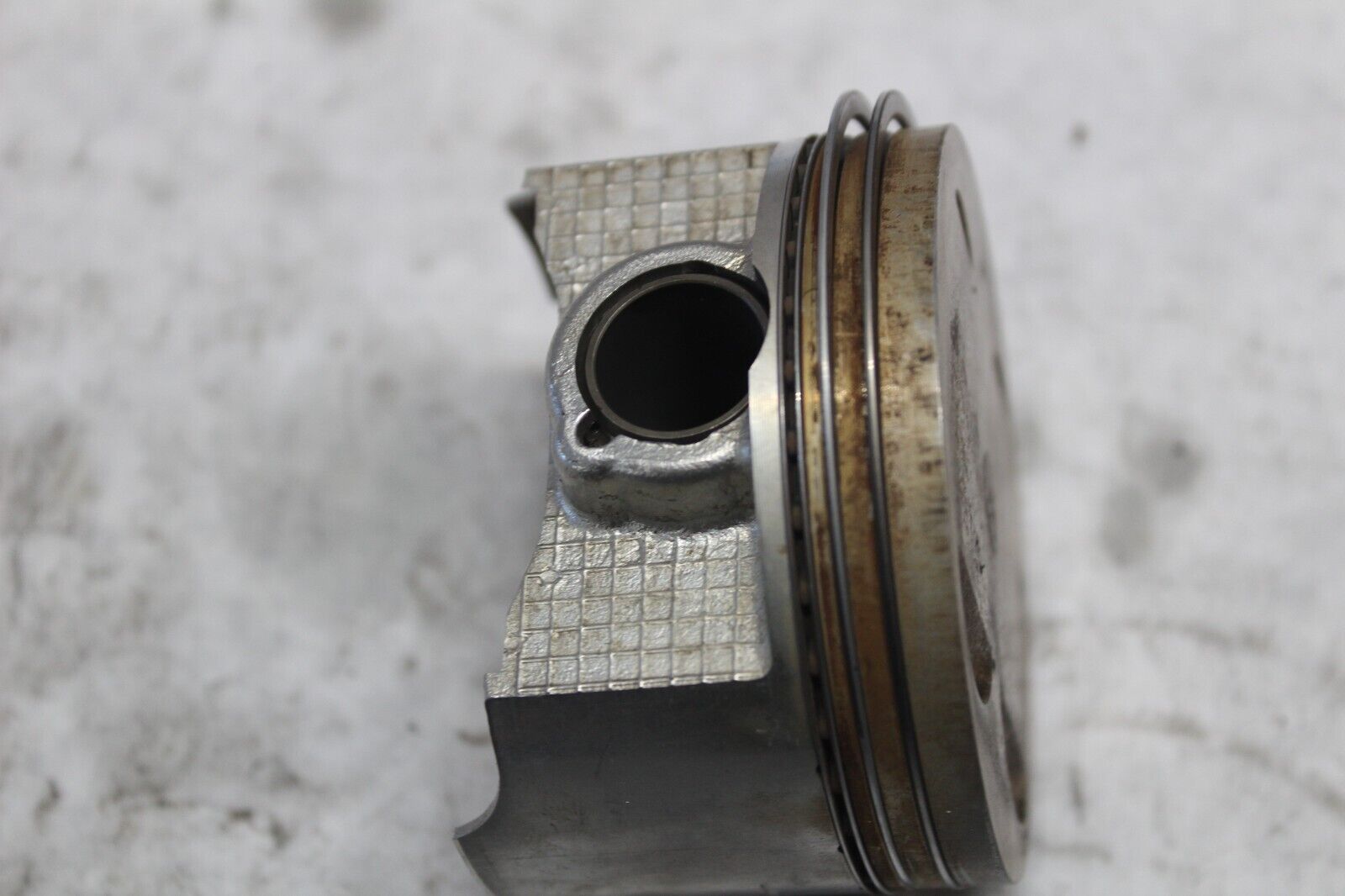 PISTON (STD) 12111-27E10-0F0 2001 SUZUKI BANDIT GSF1200S
