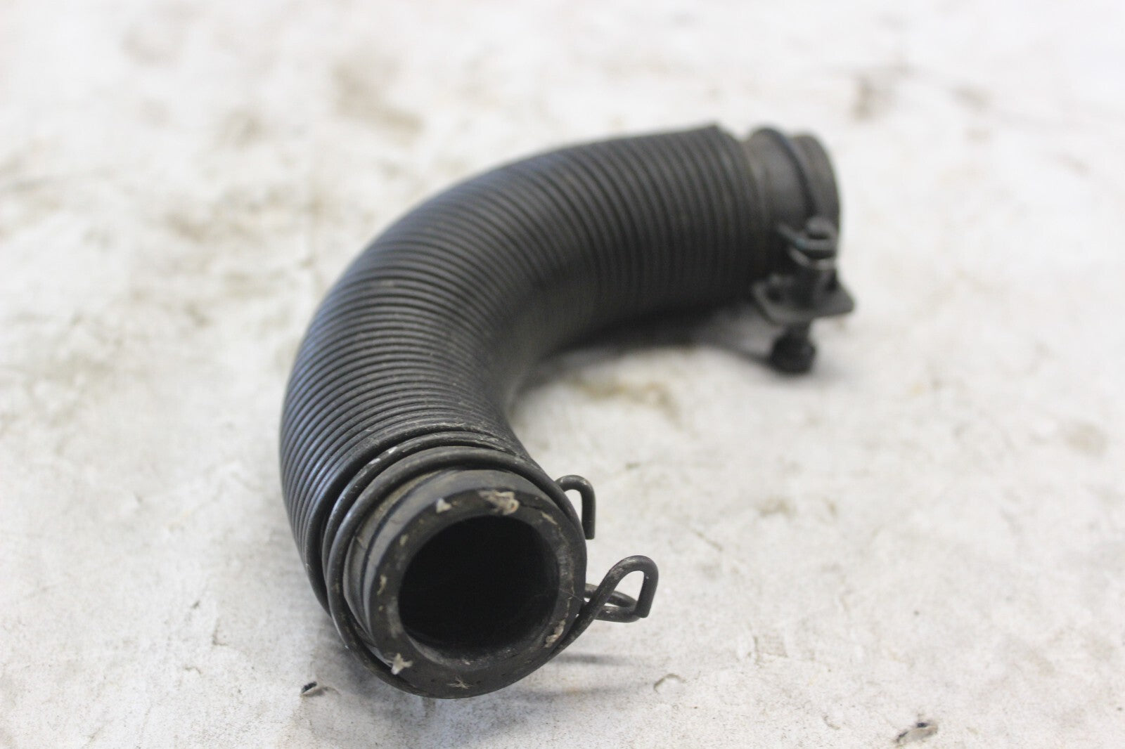 UPPER WATER HOSE 19501-431-000 1982 HONDA GOLDWING GL1100A