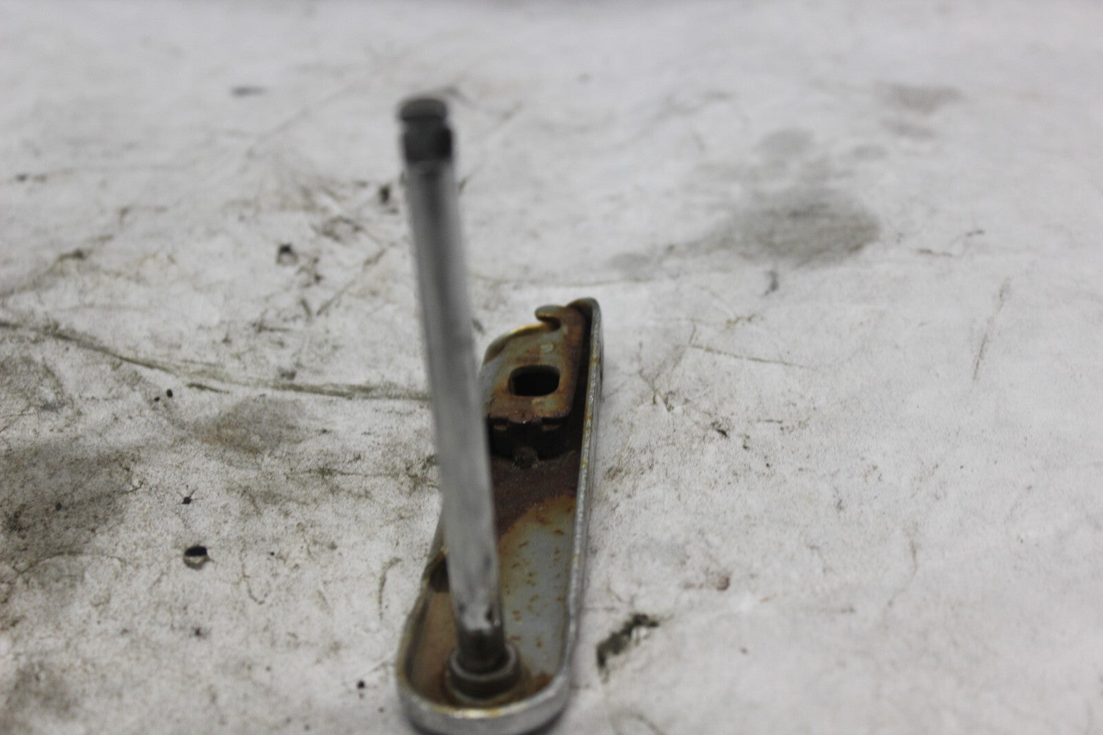 LEFT SEAT LOCK SHAFT 77229-MA1-730 1982 HONDA GL500I SILVERWING
