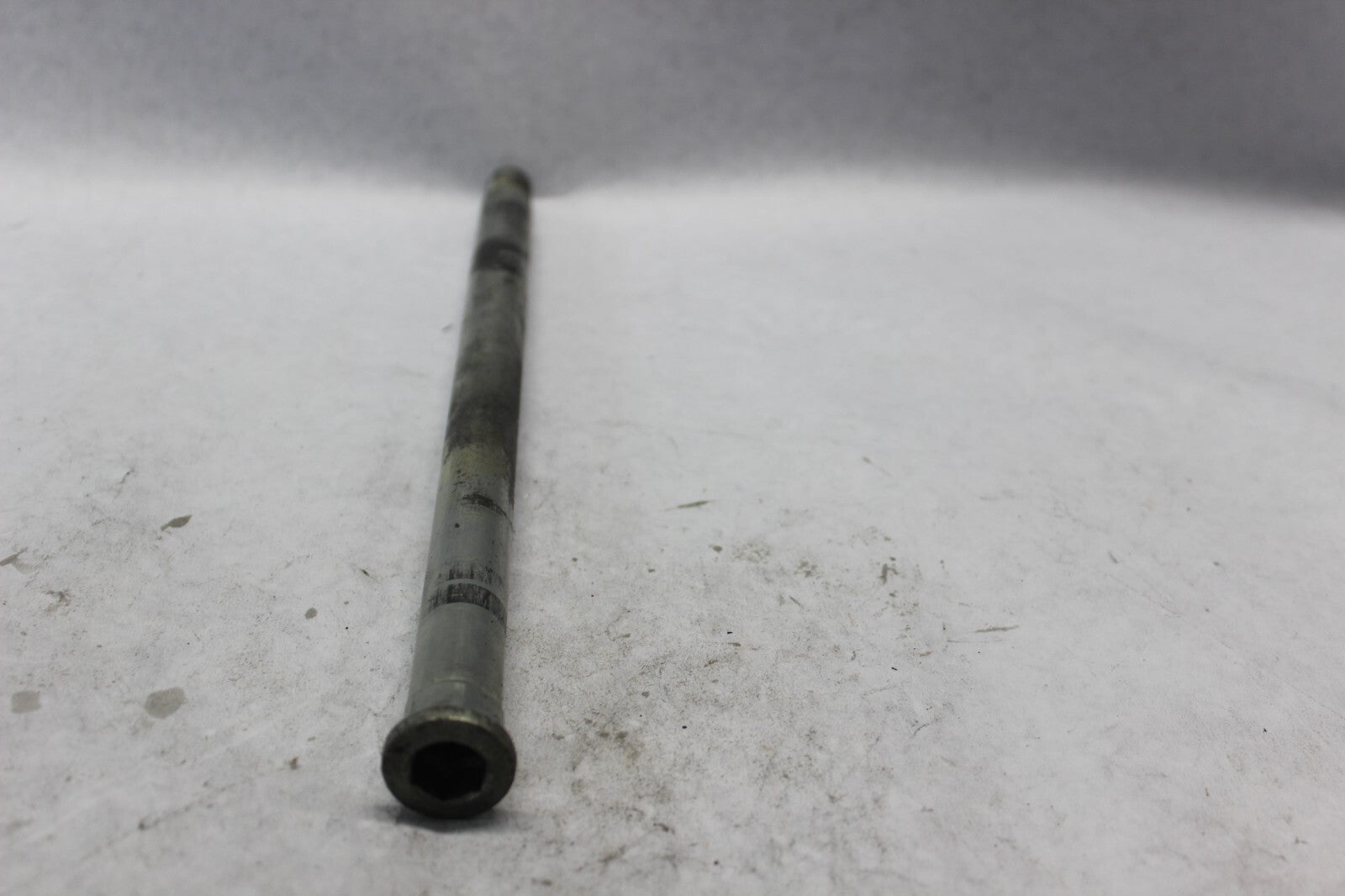 SWINGARM PIVOT BOLT 52101-MW0-000 1998 HONDA CBR900RR