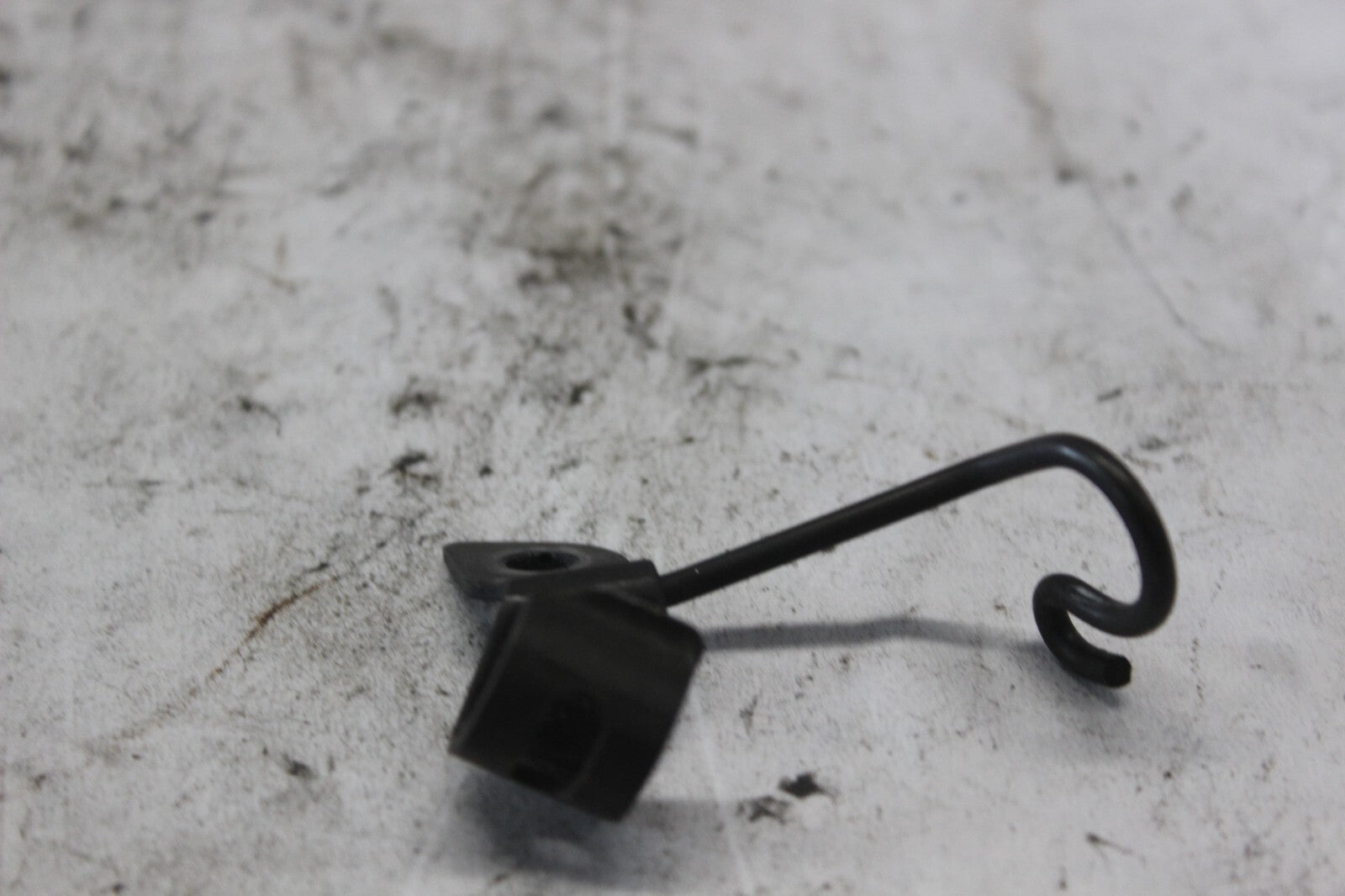 BRAKE HOSE CLAMP 1 59260-40F00 2002 SUZUKI GSX-R1000