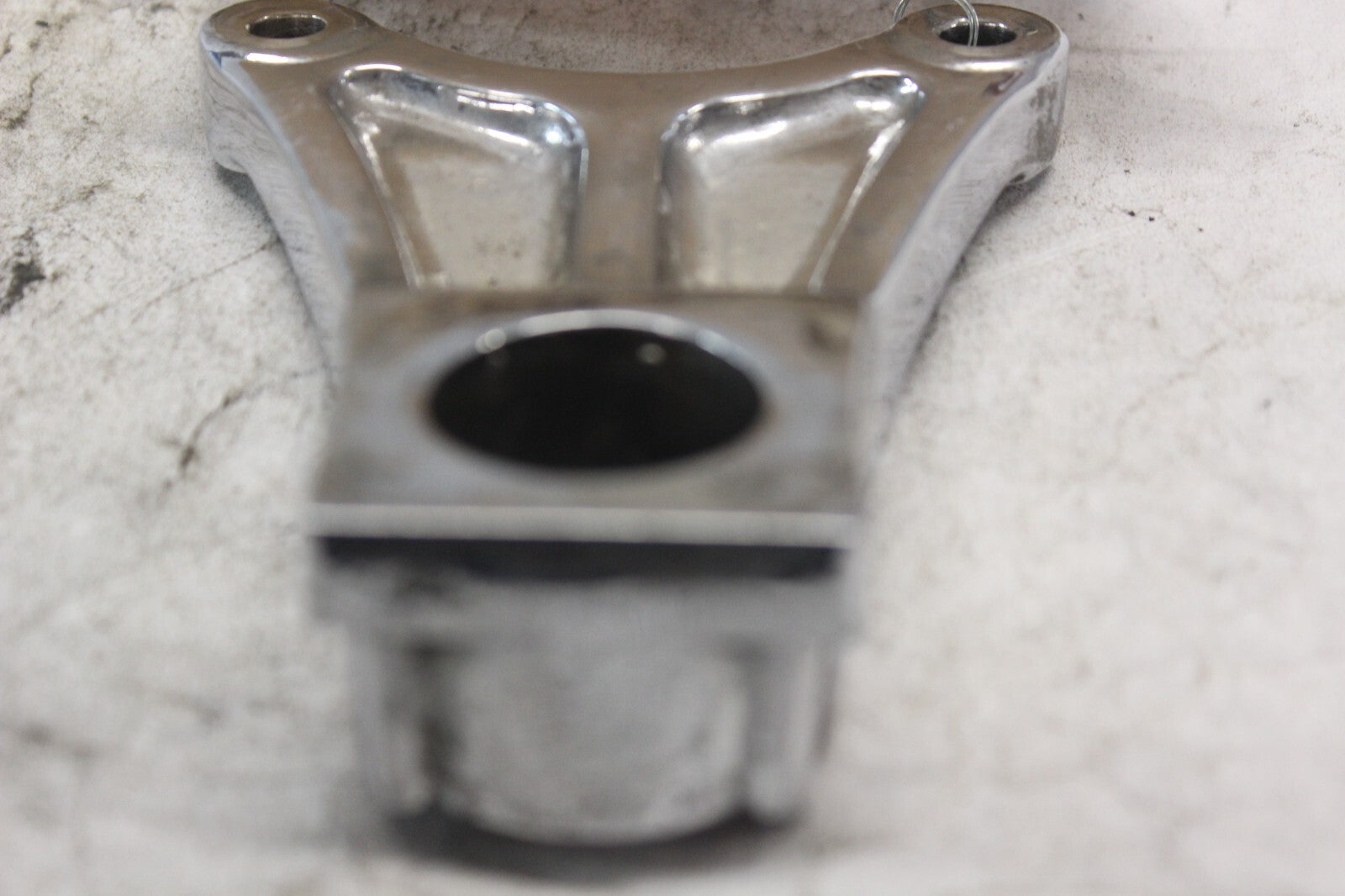 Rear BRAKE Caliper Bracket CHROME 69721-24F00 2002 SUZUKI HAYABUSA GSX1300R