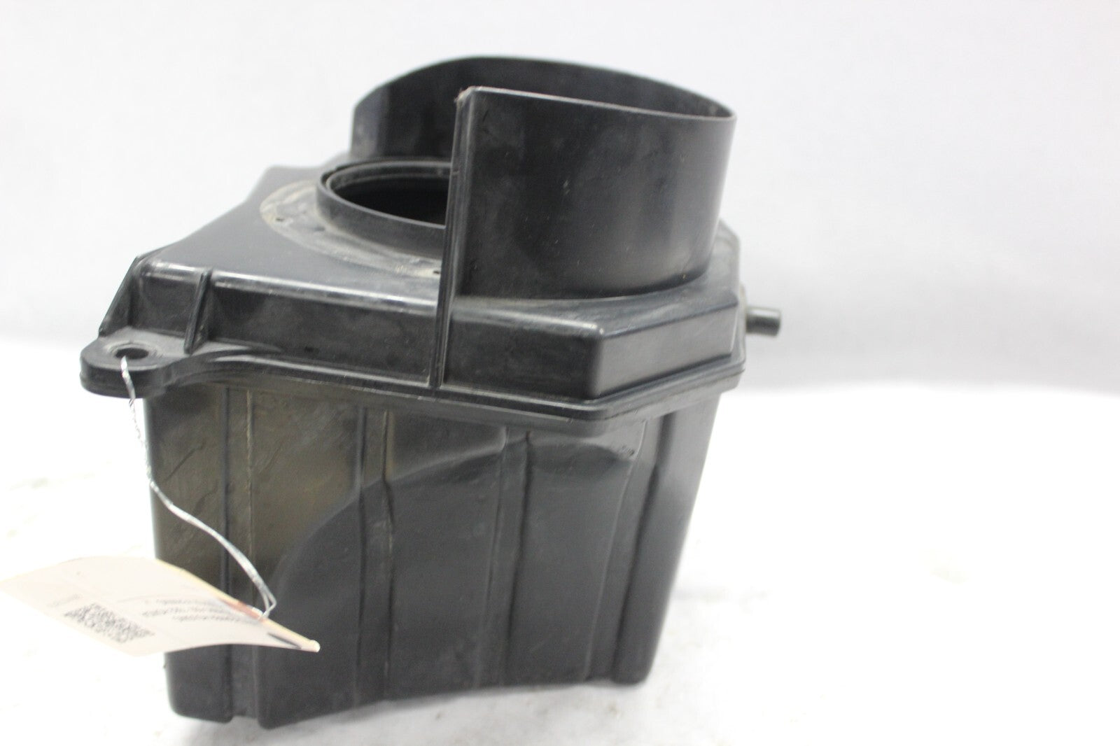 AIR CLEANER HOUSING 17205-MA1-000  1982 HONDA GL500I SILVERWING