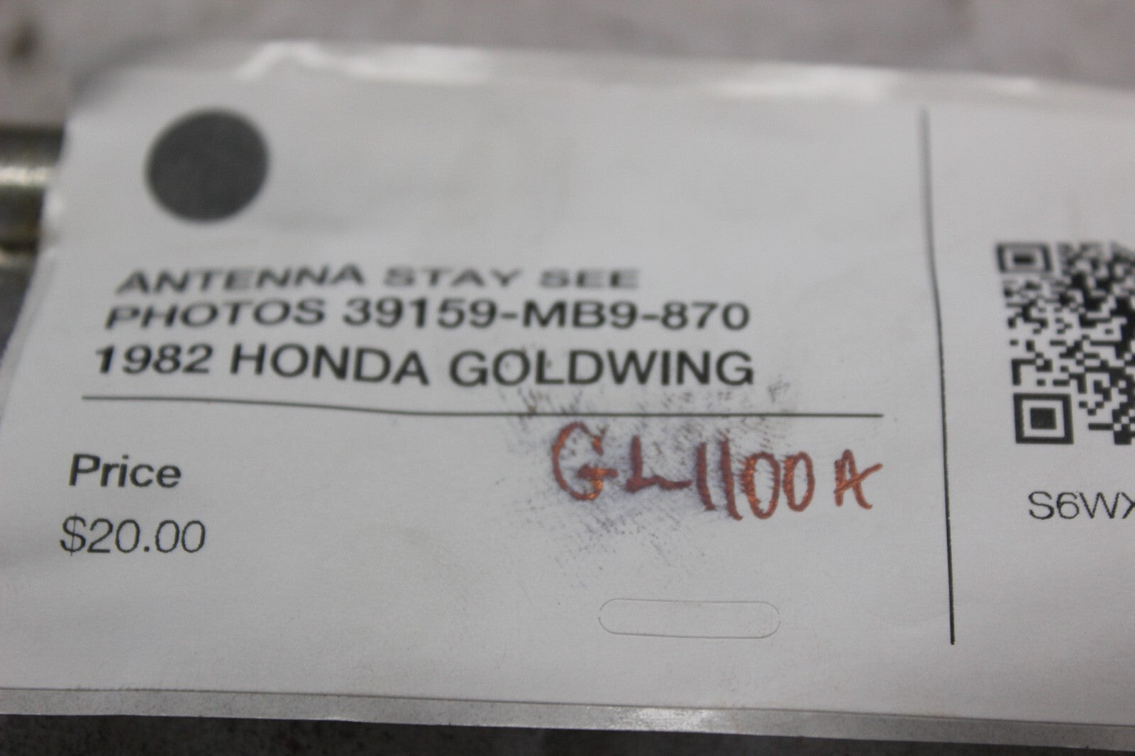 ANTENNA STAY SEE PHOTOS 39159-MB9-870 1982 HONDA GOLDWING GL1100A