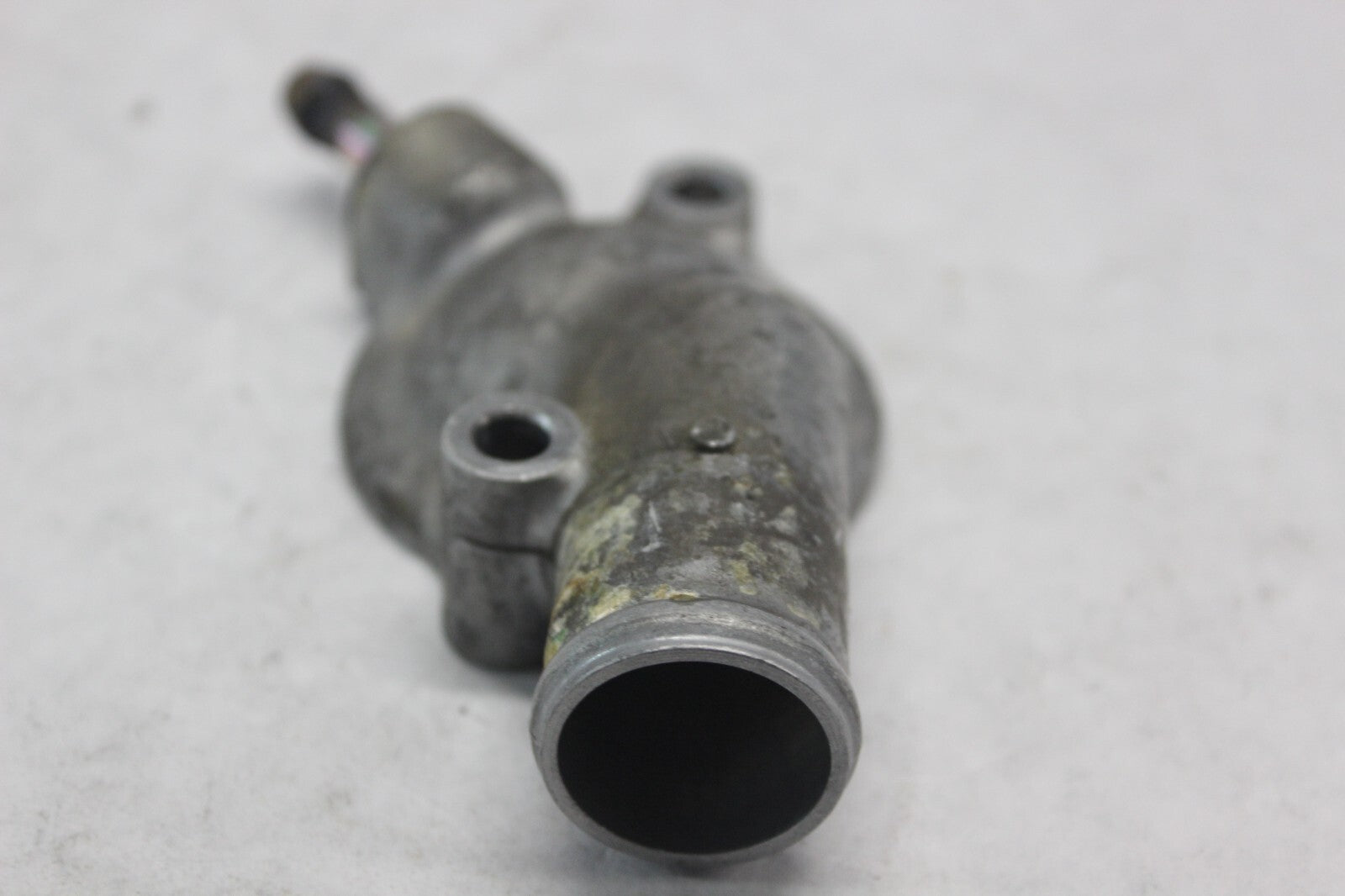 THERMOSTAT COVER #4 19315-MAS-E00 1998 HONDA CBR900RR