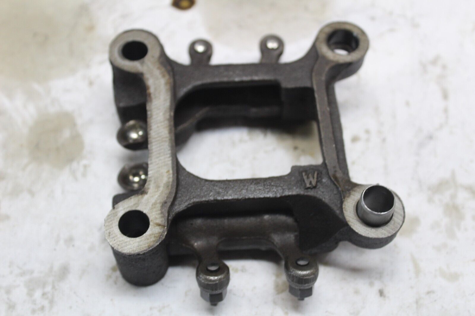 ROCKER ARM VALVE HOLDER (RUSTY) 12215-ME7-000 1982 GL500I SILVERWING