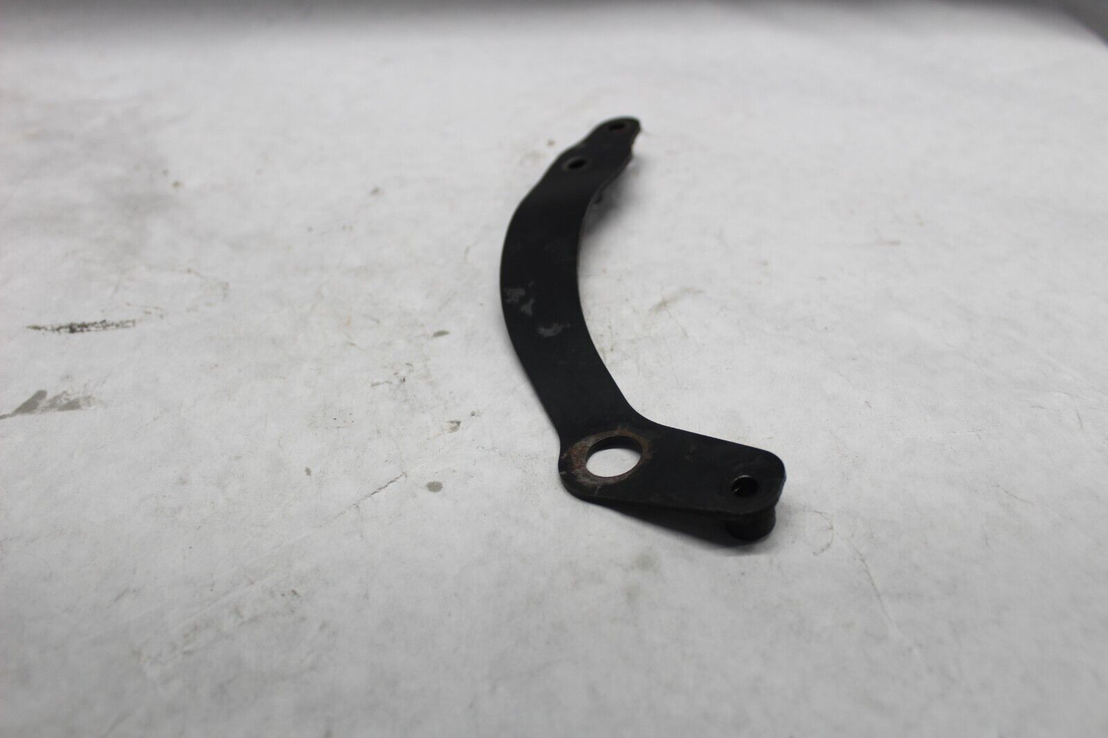 REAR AIR CLEANER BRACKET 13770-41F00 2003 SUZUKI VOLUSIA VL800