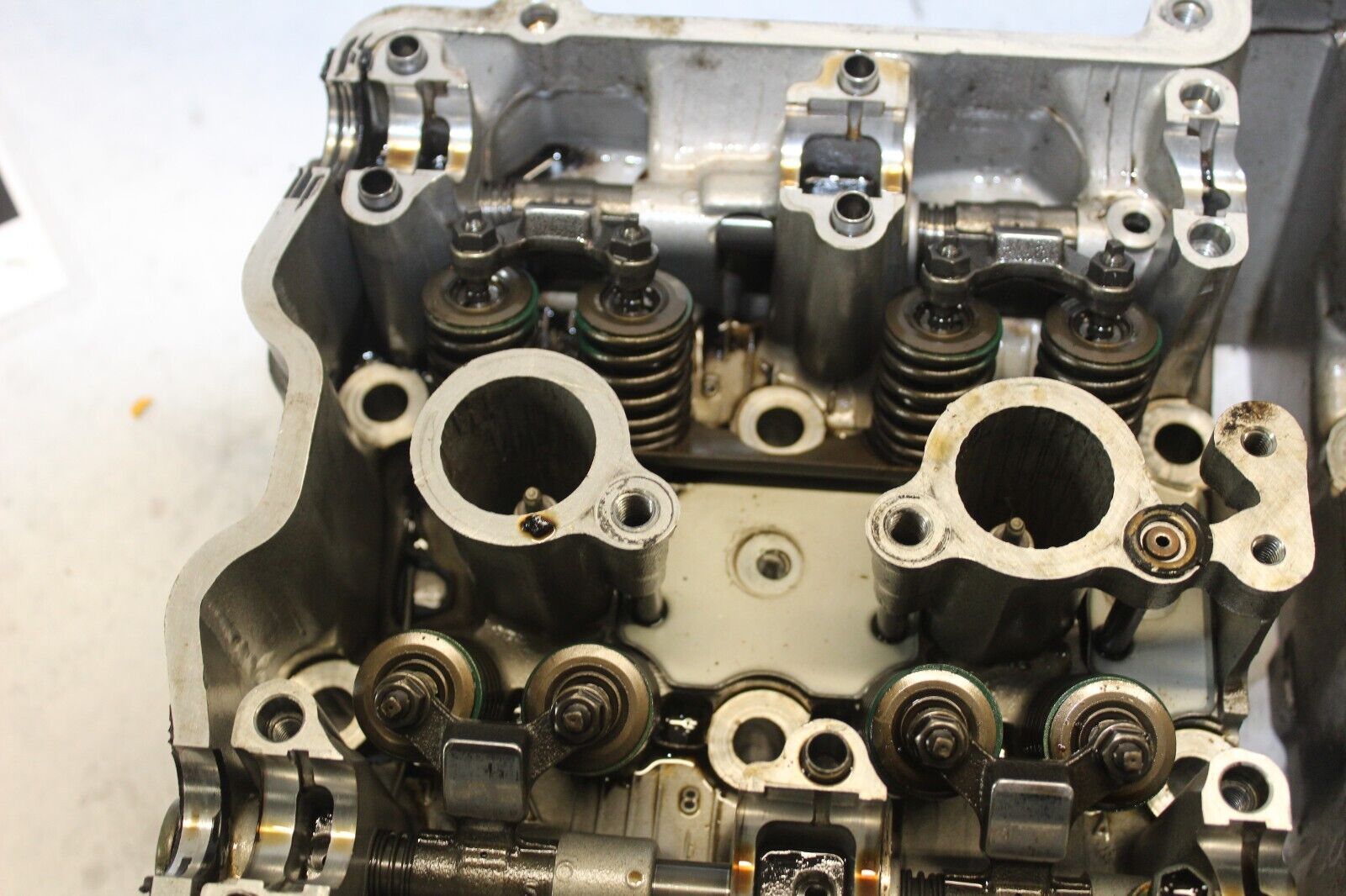 CYLINDER HEAD ASSY 11100-27E60 2001 SUZUKI BANDIT GSF1200S
