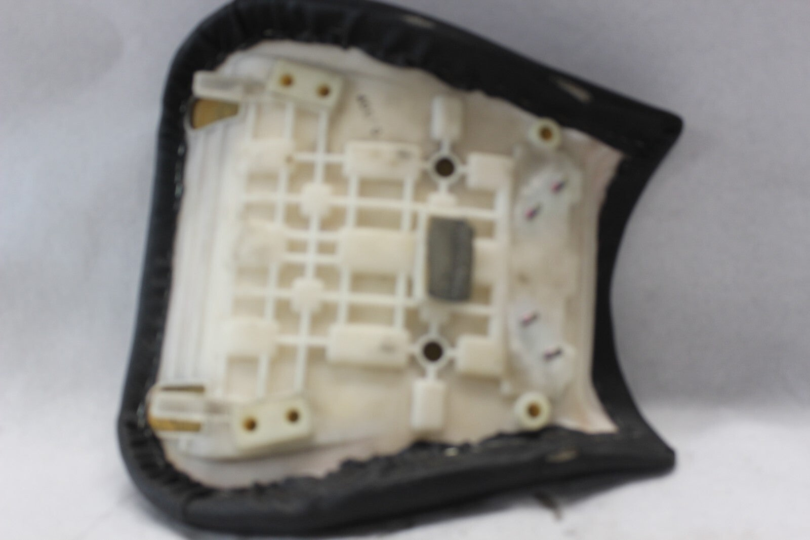 DRIVER FRONT SEAT BLACK 45100-24F10-W05 2002 SUZUKI HAYABUSA GSX1300R