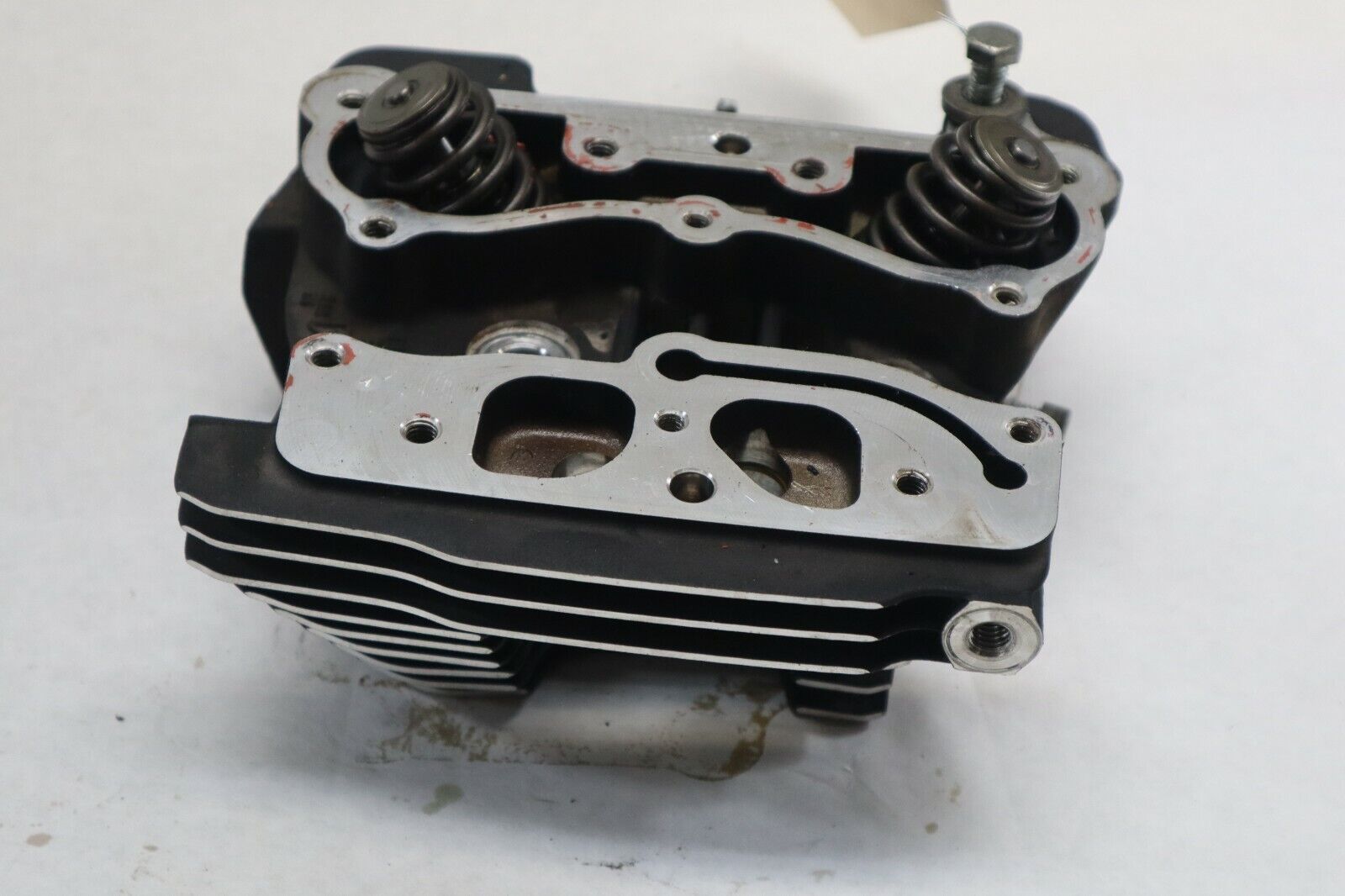 OEM Harley Davidson REAR Cylinder Head 2005 Road King Blk/Red 16725-99