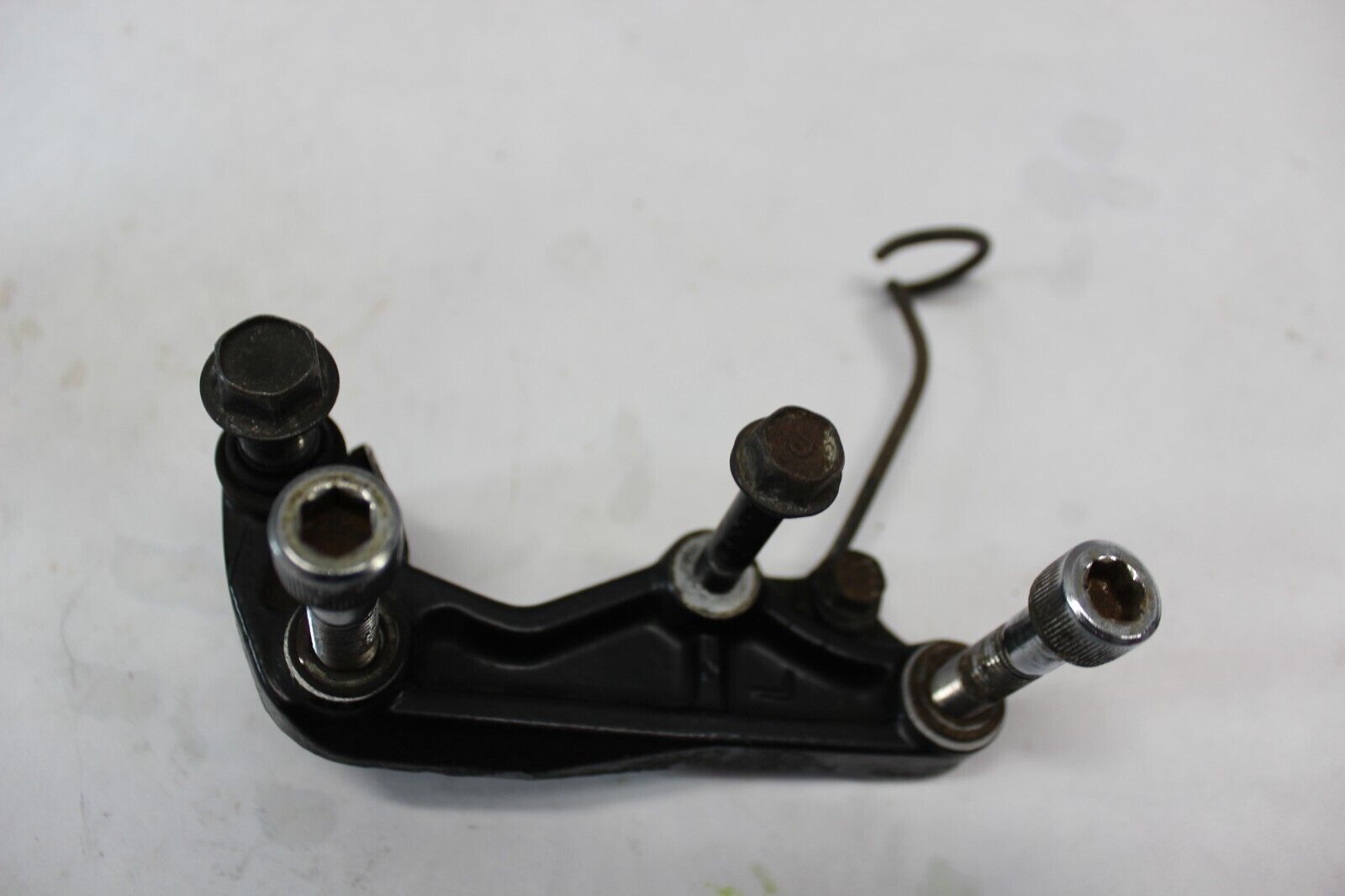 Front Caliper Bracket Left 45110-ME1-671 1984 Honda VF700C