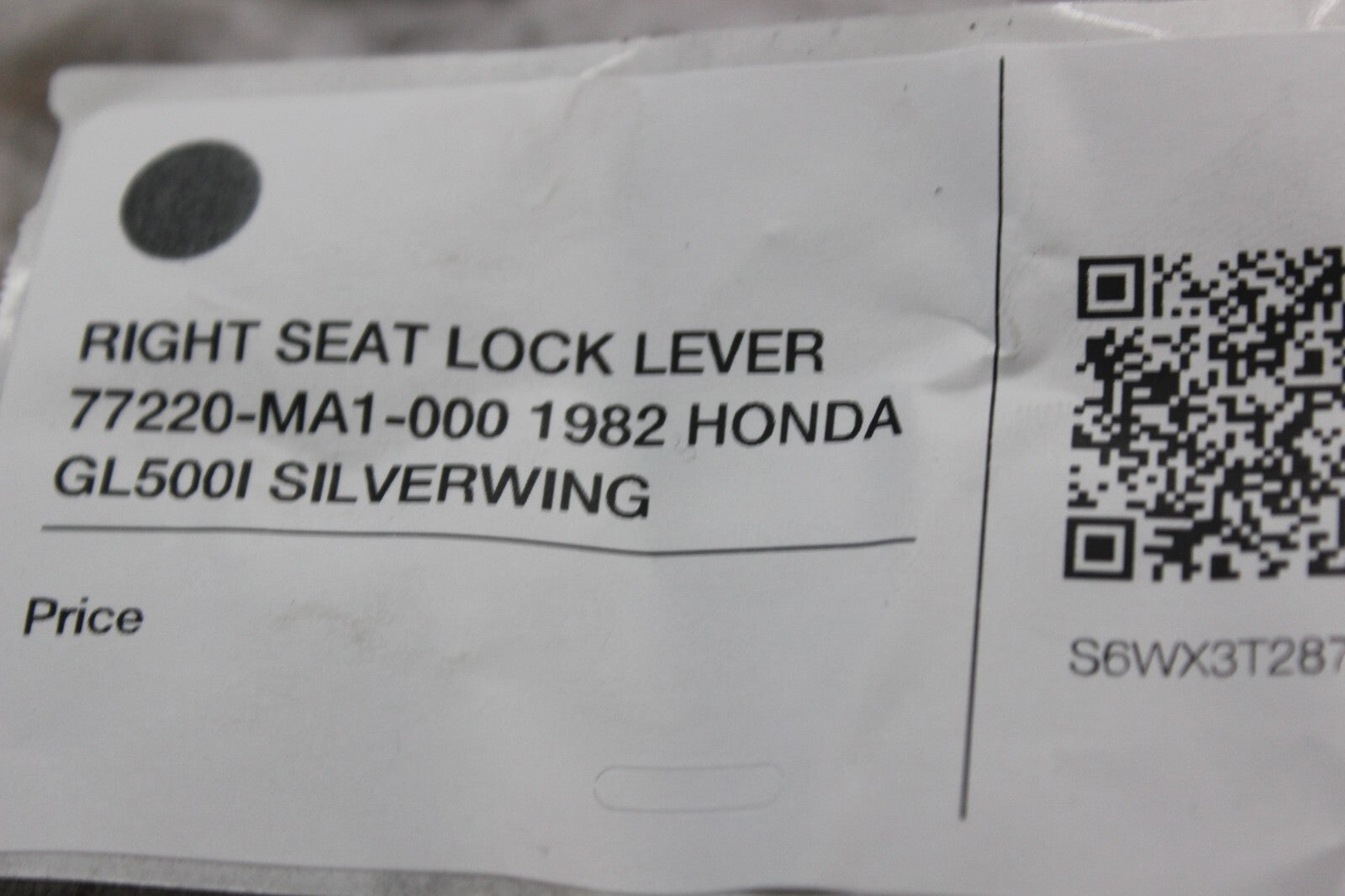 RIGHT SEAT LOCK LEVER 77220-MA1-000 1982 HONDA GL500I SILVERWING