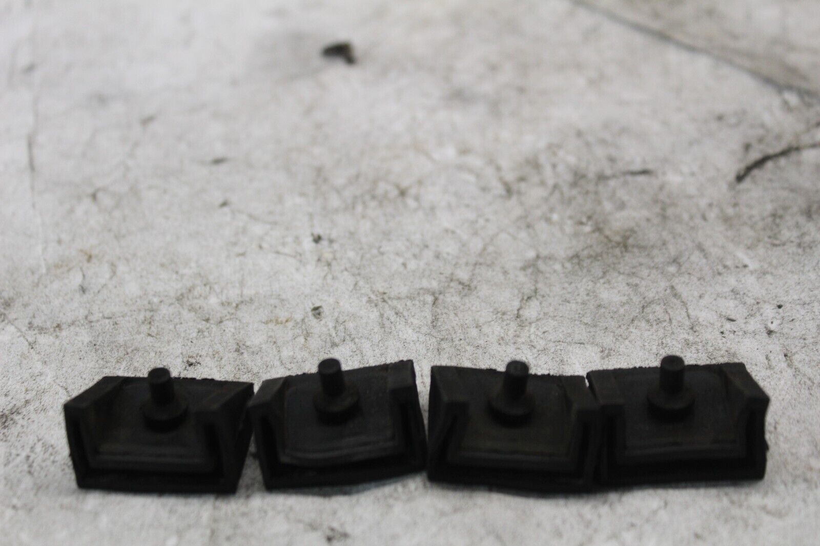 CONTROL MODULE ISOLATER 4PCS 66110-97 1997 H-D ELECTRAGLIDE FLHTC-I