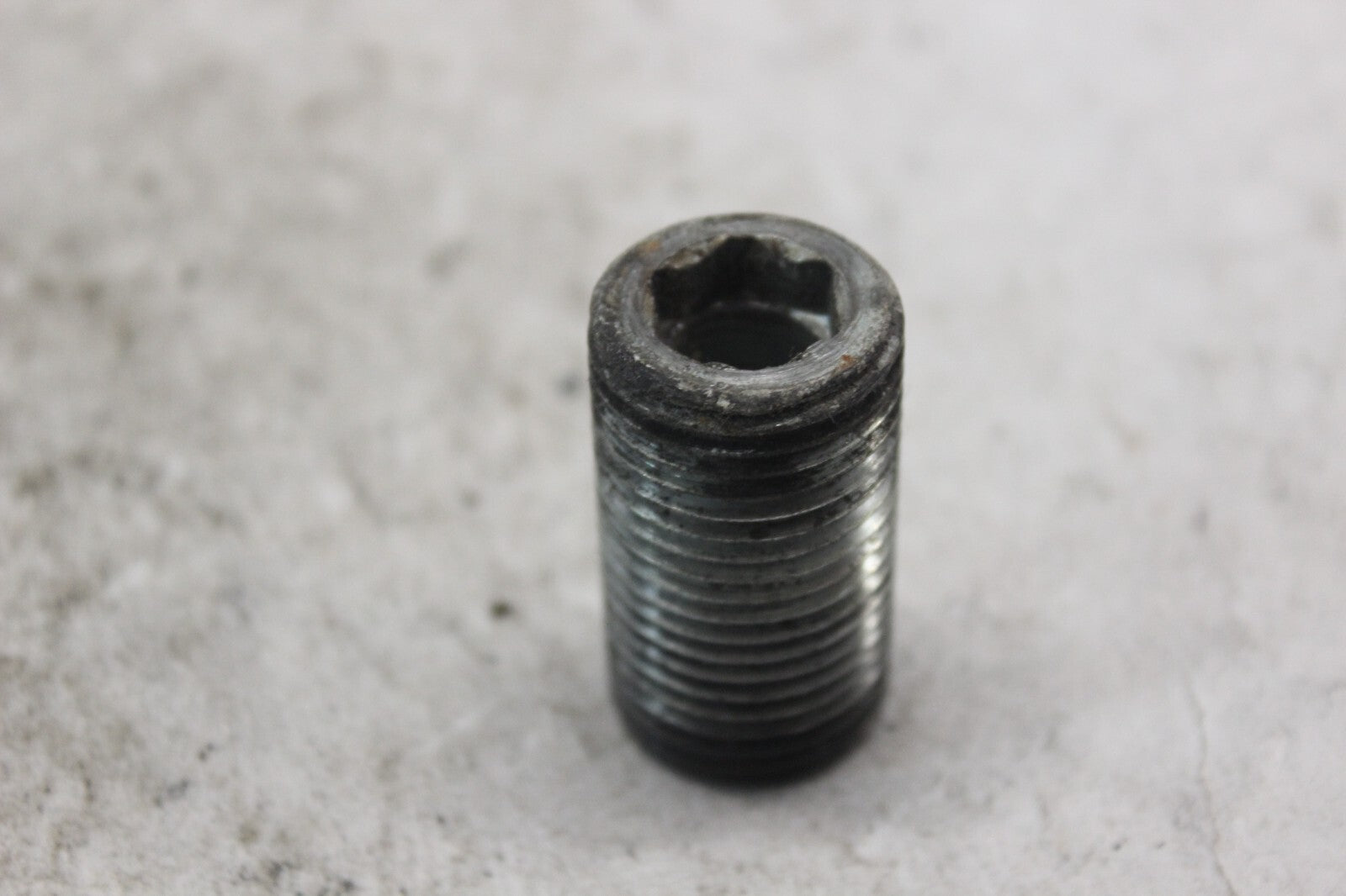 FRAME REAR UPPER BOLT 90125-MR8-000 1998 HONDA CBR900RR