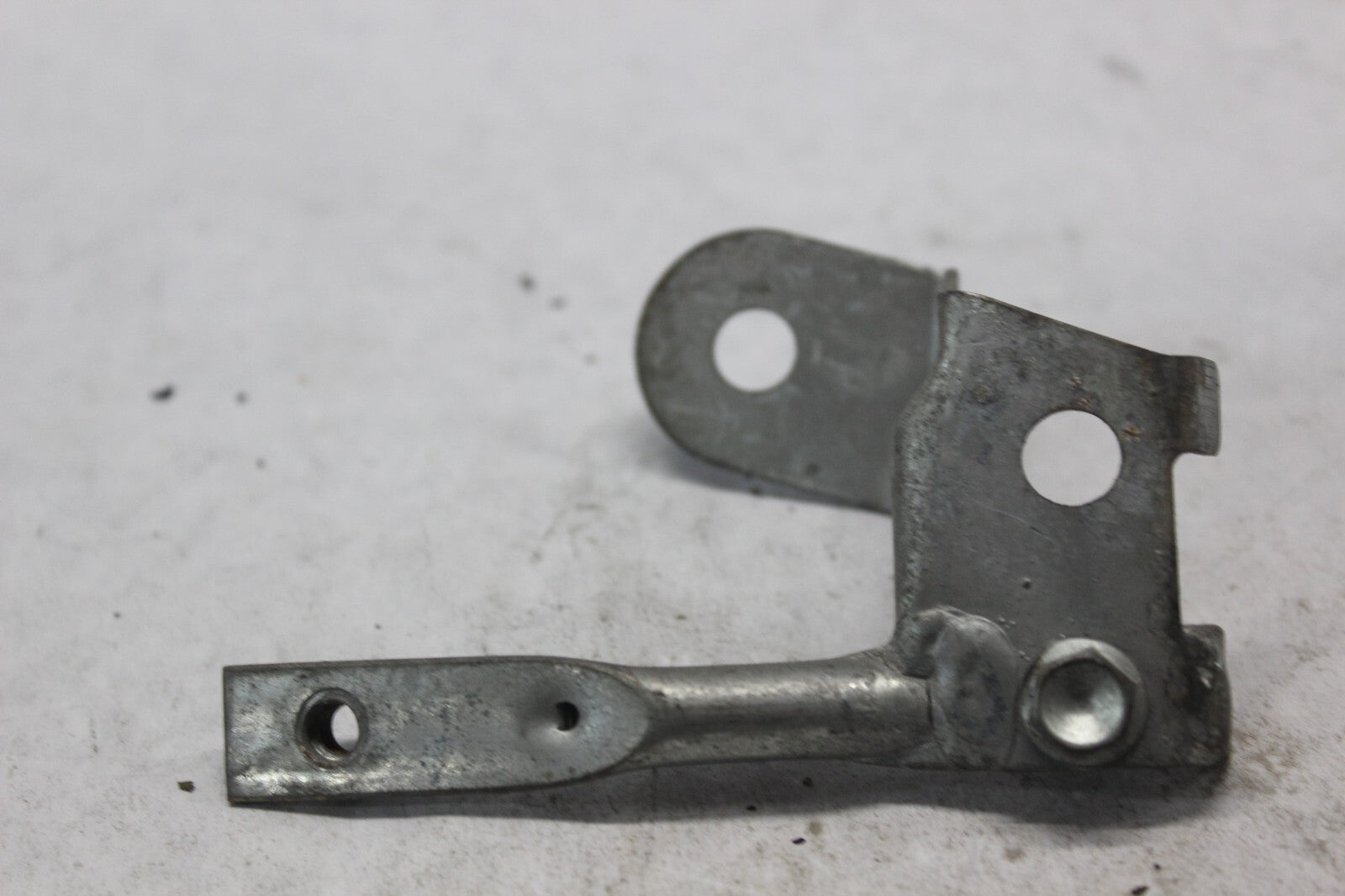 LEFT SIDE COVER STAY 50202-MAE-000 1998 HONDA CBR900RR