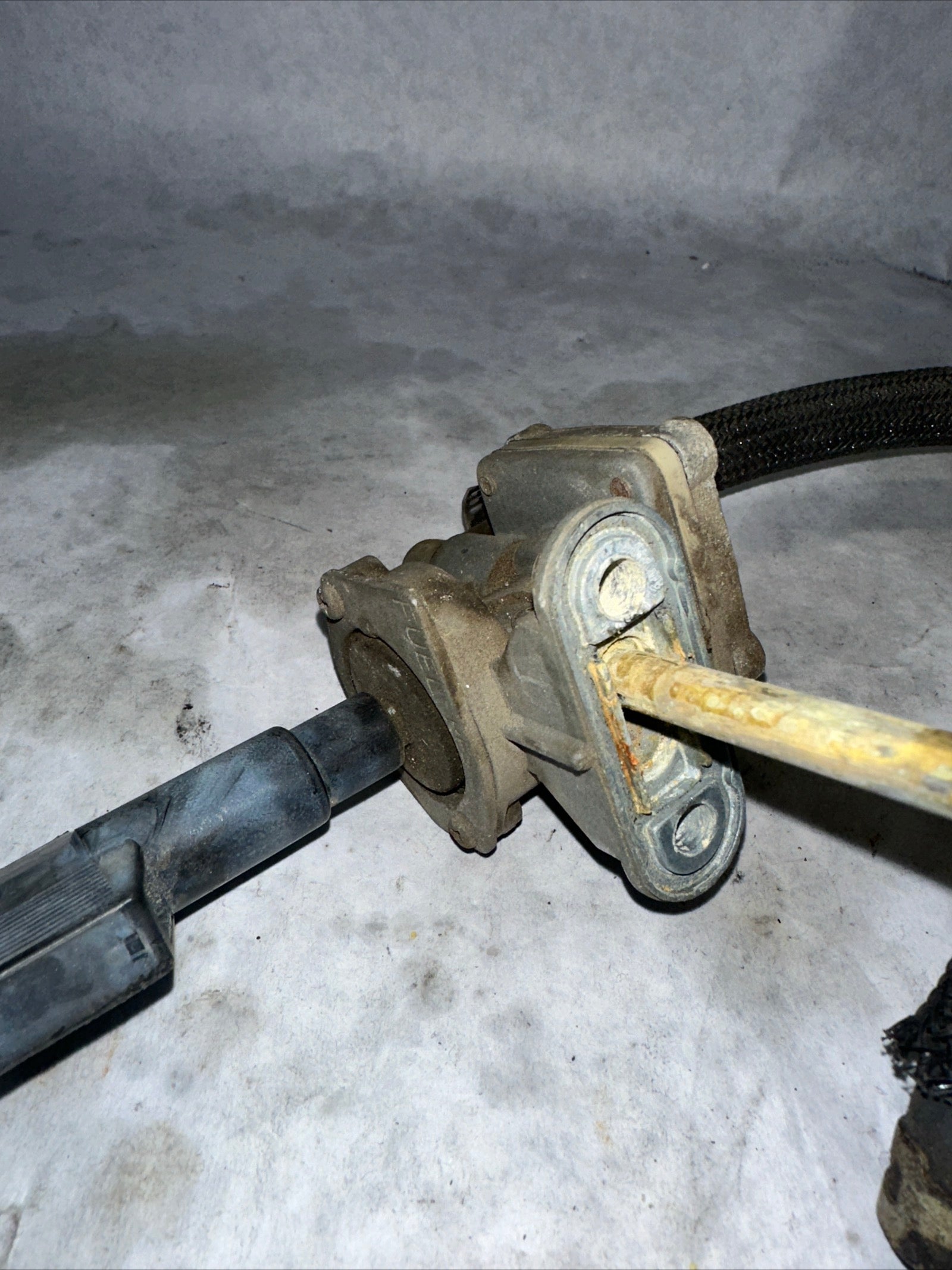 COCK ASSY., FUEL 2001 Suzuki Bandit 1200 44300-32F00
