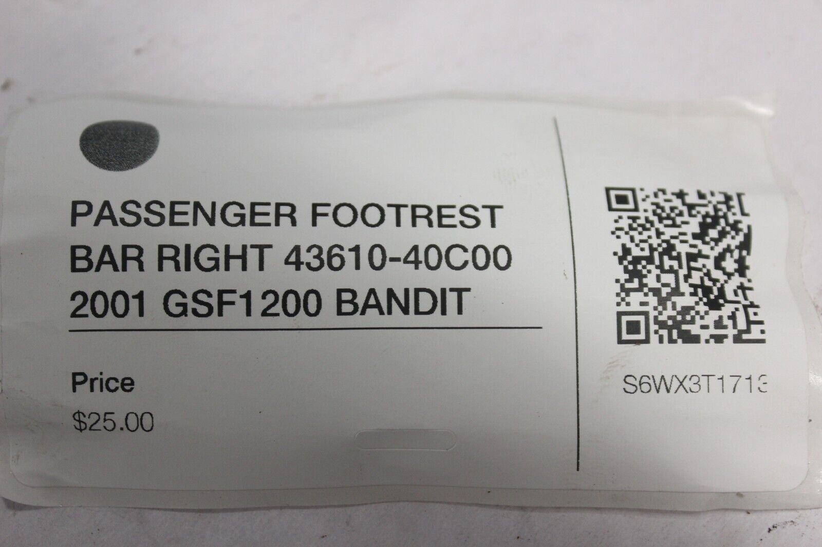 PASSENGER FOOTREST BAR RIGHT 43610-40C00 2001 GSF1200 SUZUKI BANDIT