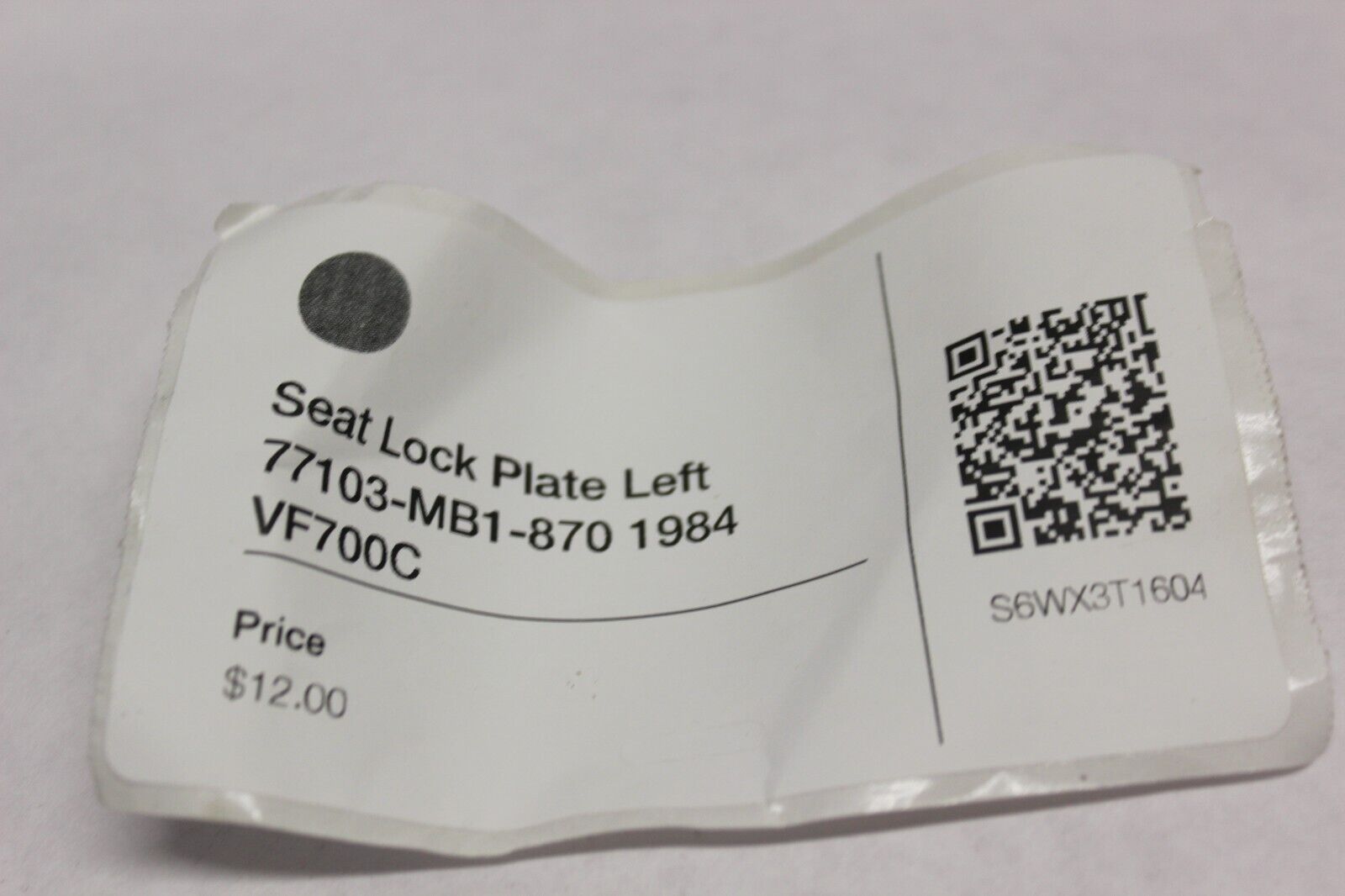 Seat Lock Plate Left 77103-MB1-870 1984 Honda VF700C