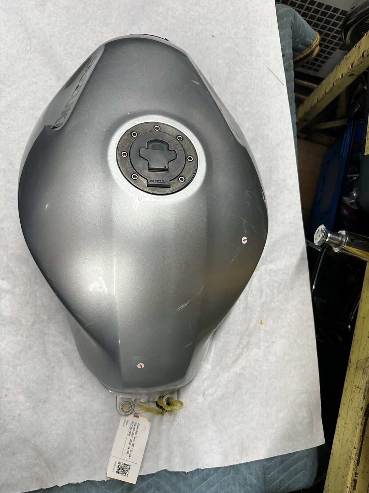 Fuel Gas Tank 2001 Suzuki Bandit GSF1200S 44100-31F30-YD8
