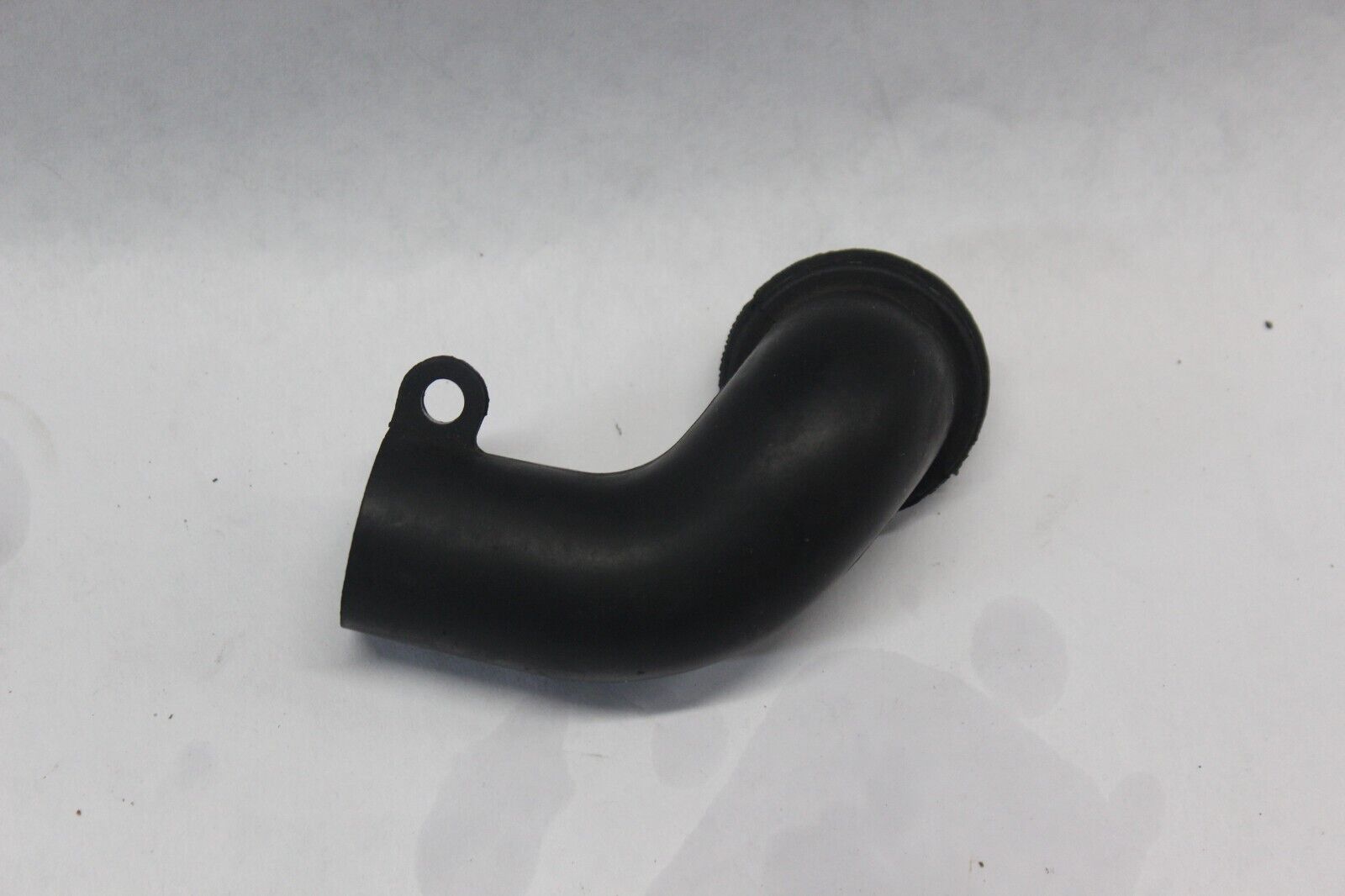 AIR CLEANER INLET TUBE 13891-41F00 2003 VL800 VOLUSIA