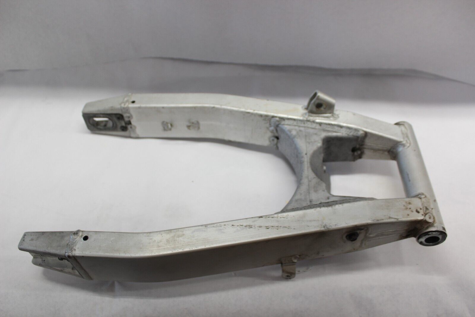 REAR SWINGARM SILVER 61000-27E20 2001 GSF1200 SUZUKI BANDIT