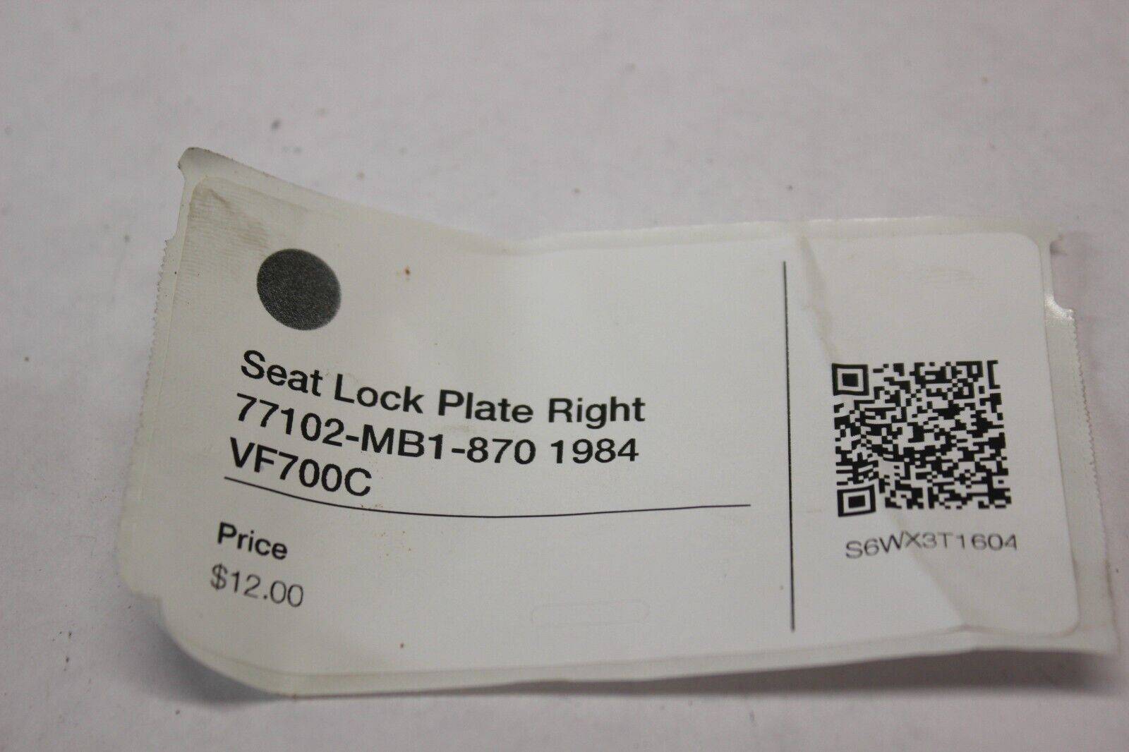 Seat Lock Plate Right 77102-MB1-870 1984 Honda VF700C