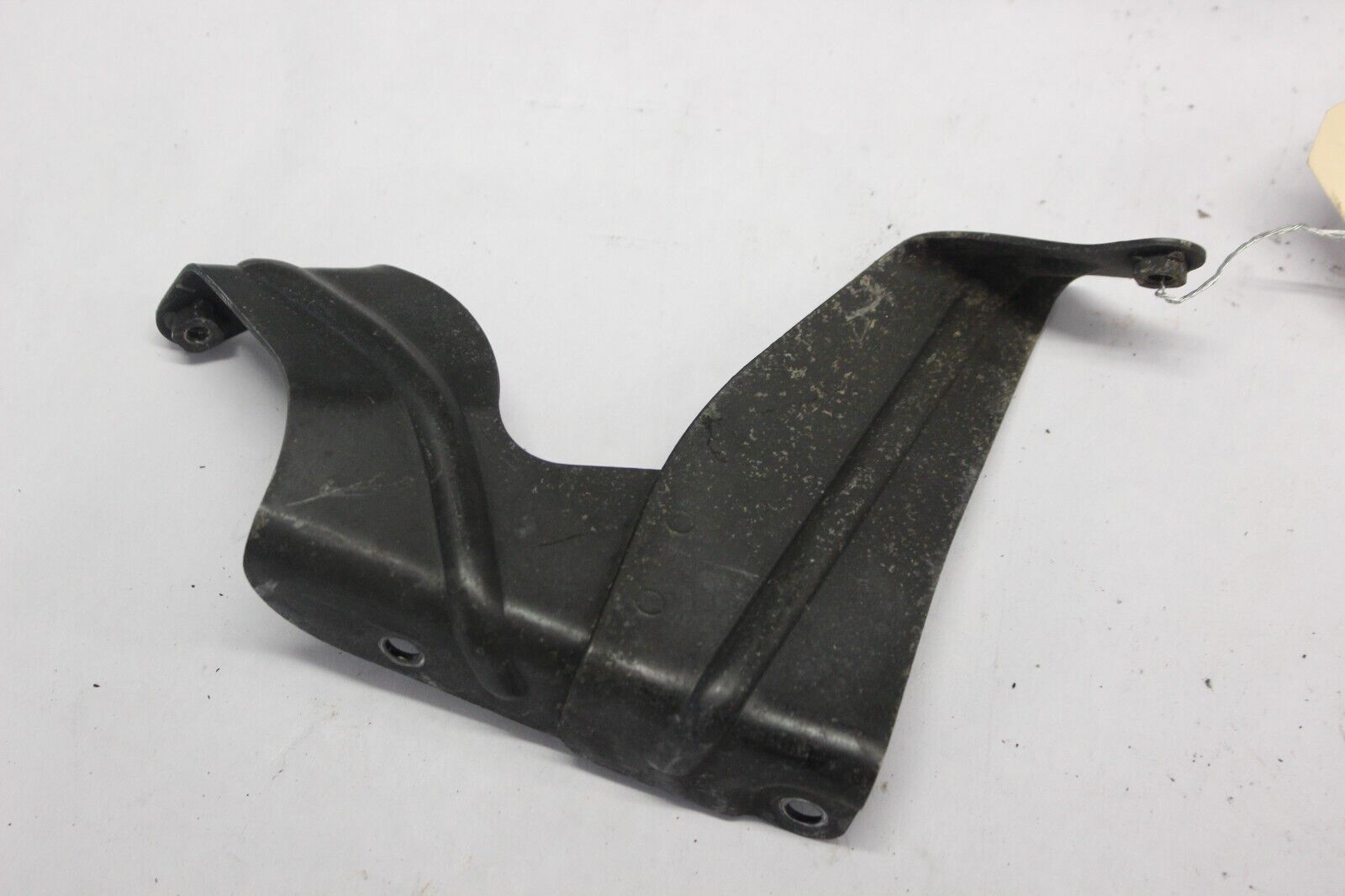 SIDE COWL BRACKET RIGHT 94540-32F00 2001 GSF1200 SUZUKI BANDIT