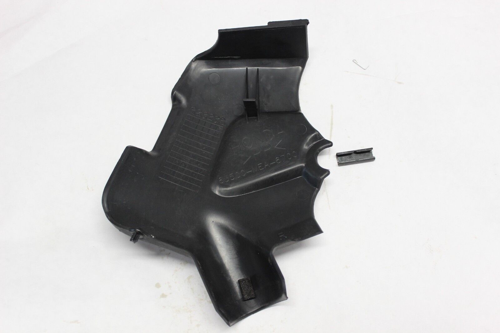 FRONT RIGHT SIDE COVER 63500-MEA-670 2005 Honda VTX1300S