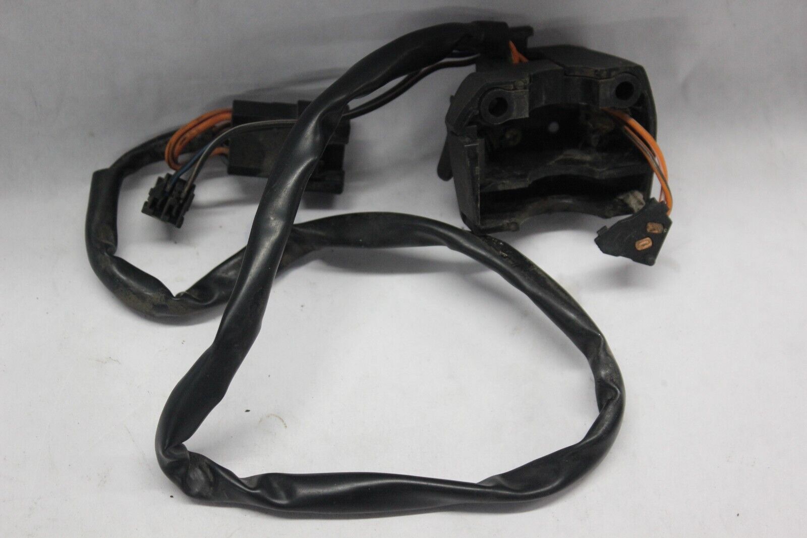 HANDLE SWITCH ASSY RIGHT (FOR PARTS ONLY) 37200-27E31 2001 GSF1200 SUZUKI BANDIT
