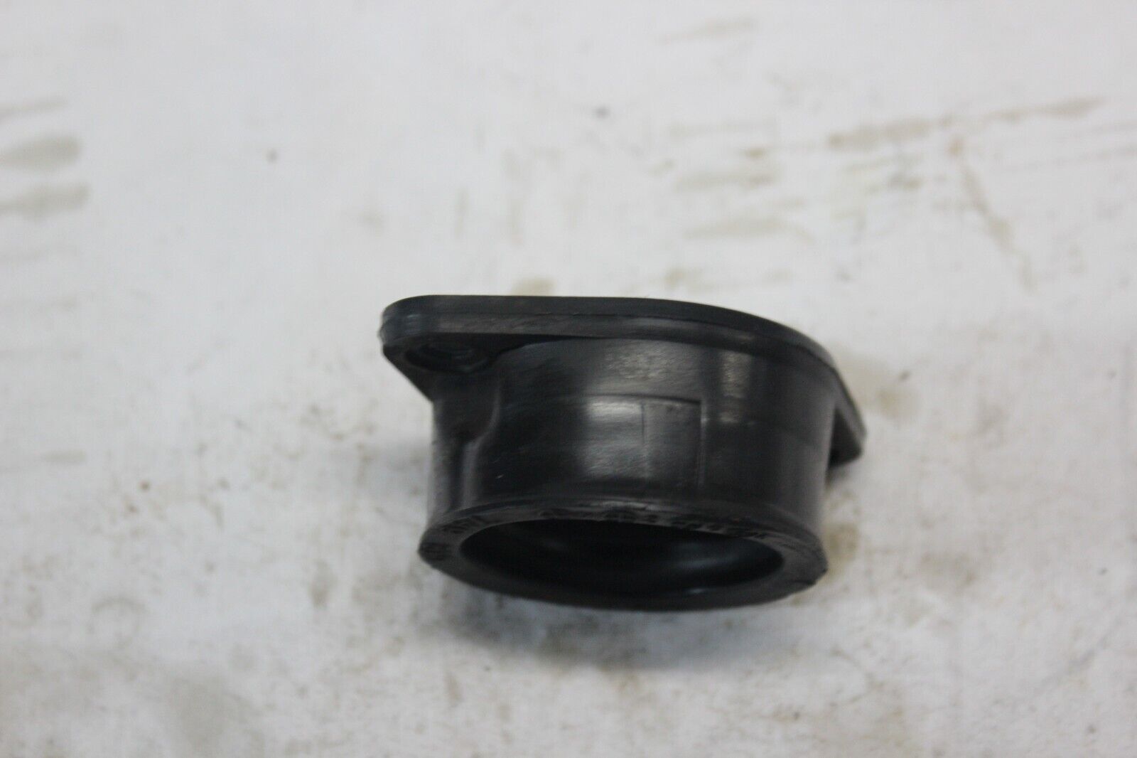 CARB HOLDER 16065-1132 1982 KZ750N SPECTRE