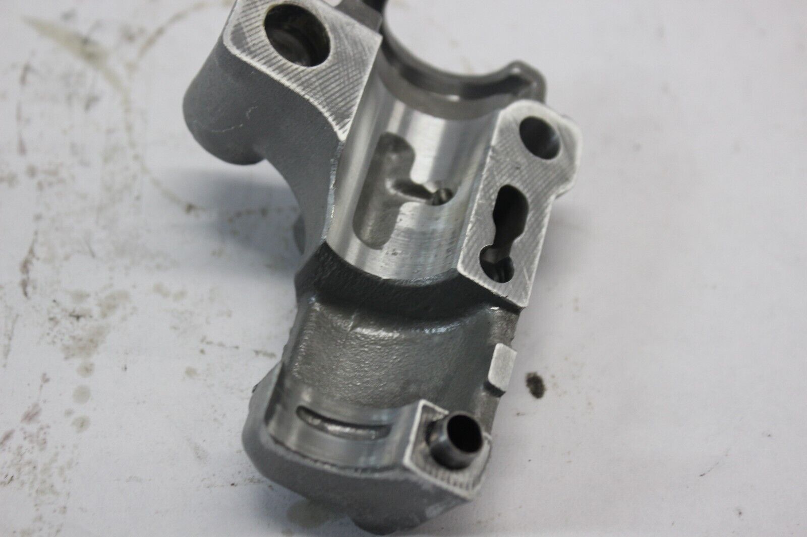 Camshaft Holder A 12211-MB0-773 1984 HONDA VF700C