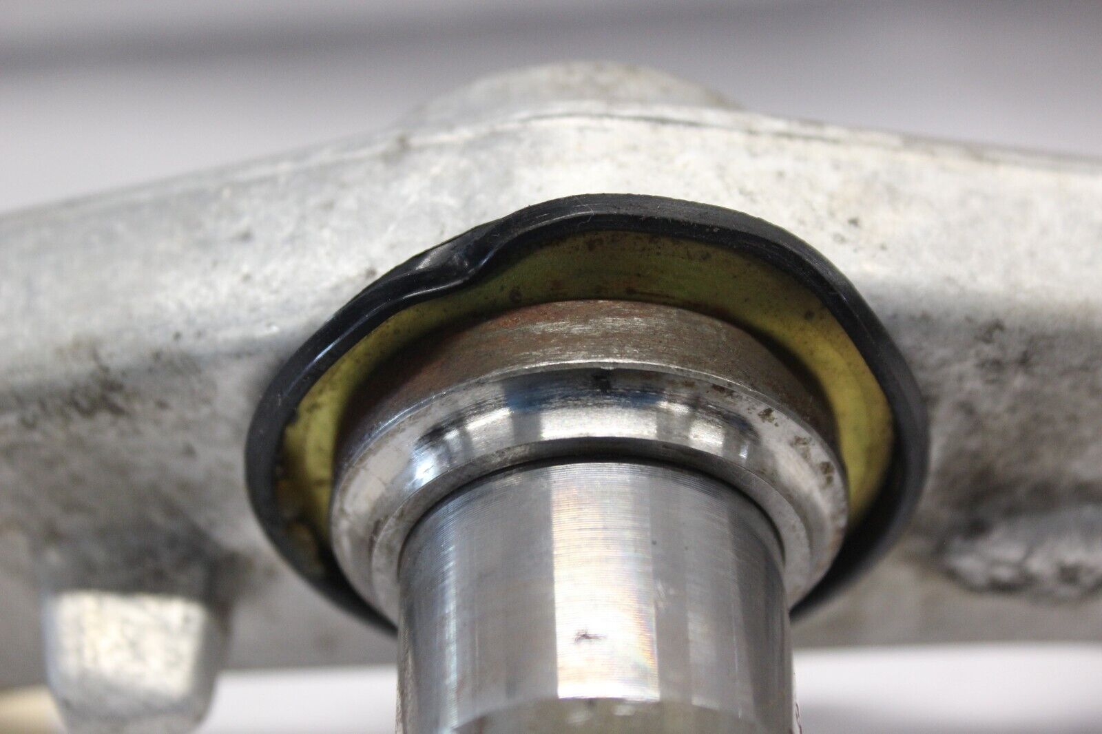 STEERING STEM 51410-32F00 2001 GSF1200 SUZUKI BANDIT