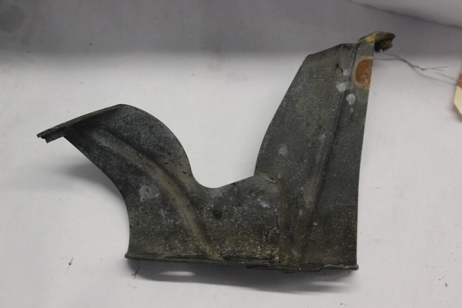 SIDE COWL BRACKET LEFT 94550-32F00 2001 GSF1200 SUZUKI BANDIT