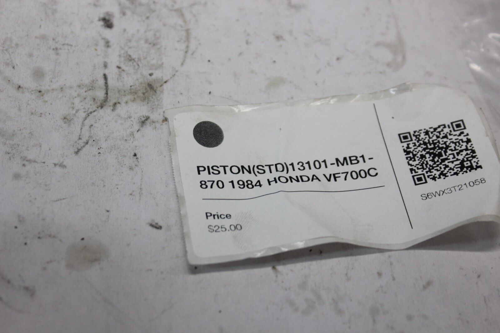 PISTON (STD) 13101-MB1-870 1984 HONDA VF700C