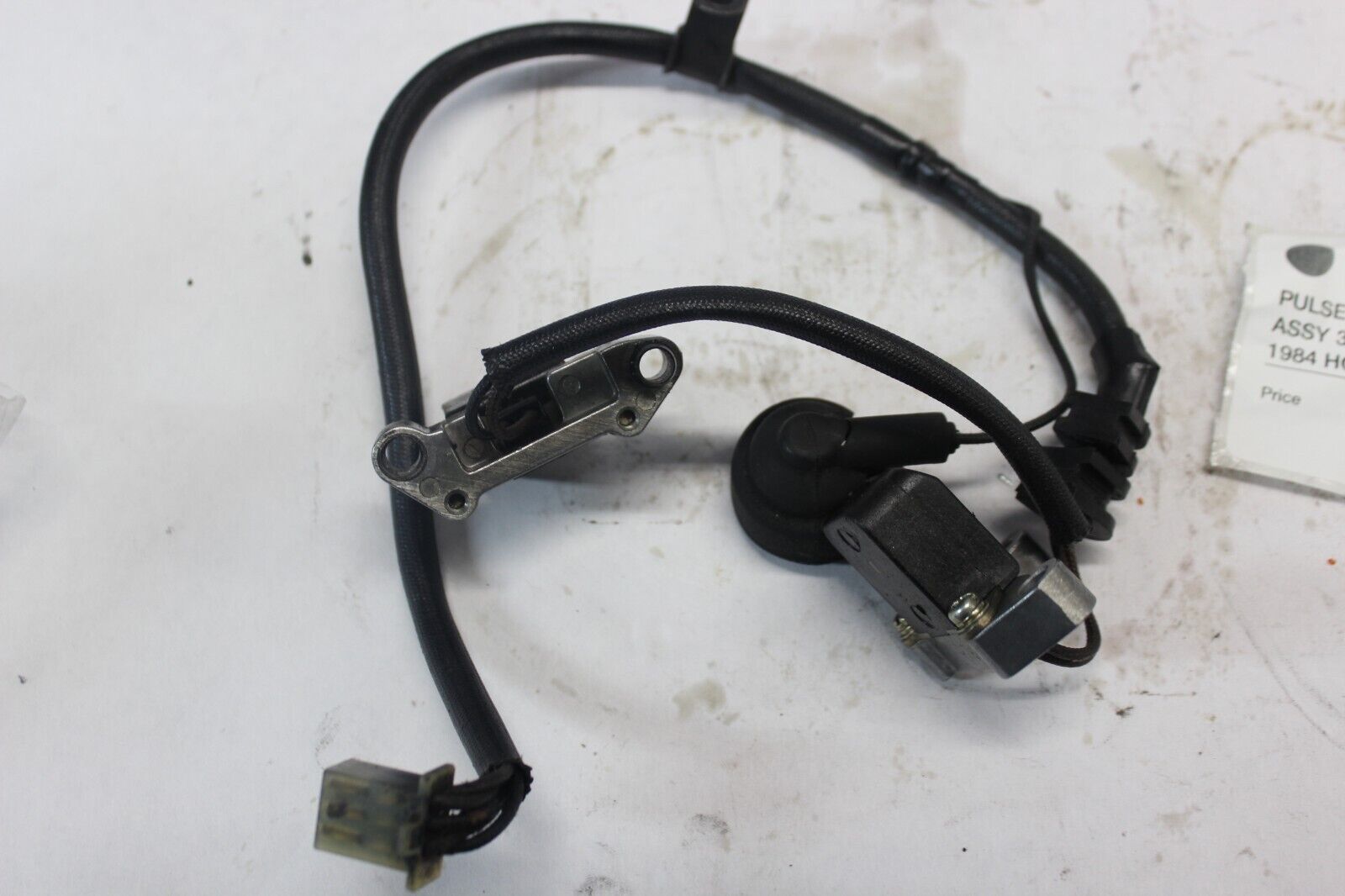 PULSE GENERATOR ASSY 30300-MB0-174 1984 HONDA VF700C