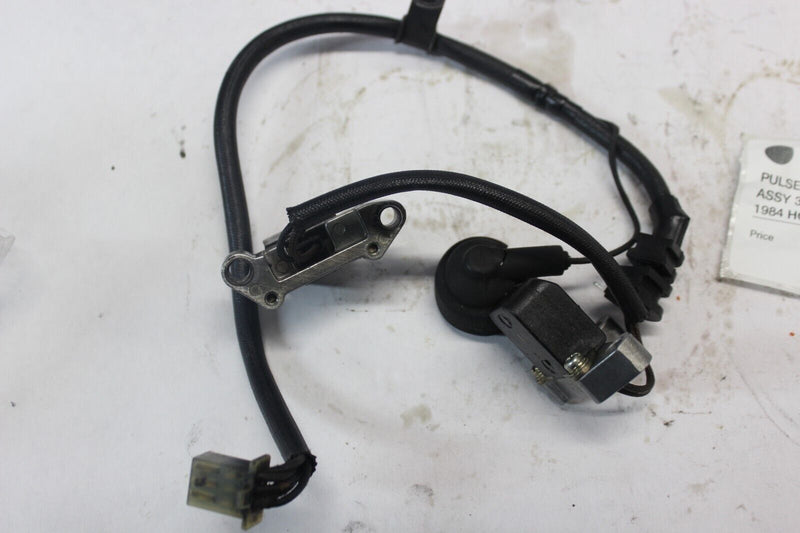 PULSE GENERATOR ASSY 30300-MB0-174 1984 HONDA VF700C